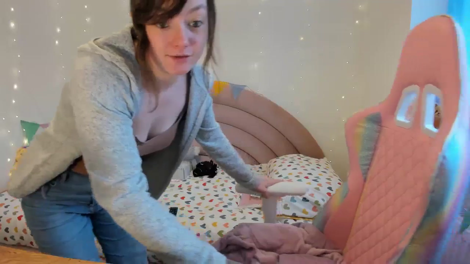 Gallery image thumbnail from JessieBear_'s myfreecams stream on, 02/20/2024, 15:00 image 15 of 20