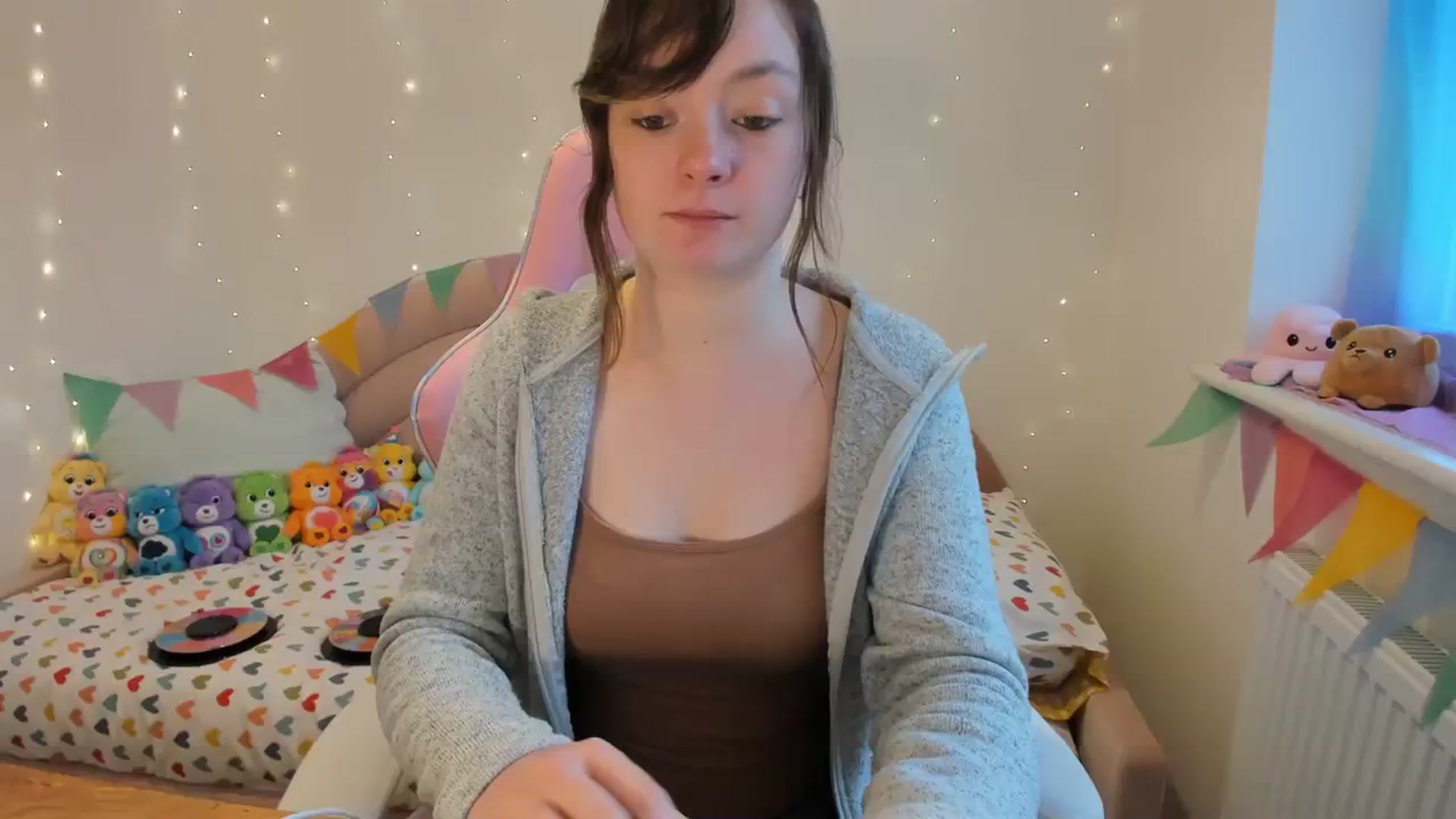 Gallery image thumbnail from JessieBear_'s myfreecams stream on, 02/20/2024, 15:00 image 3 of 20