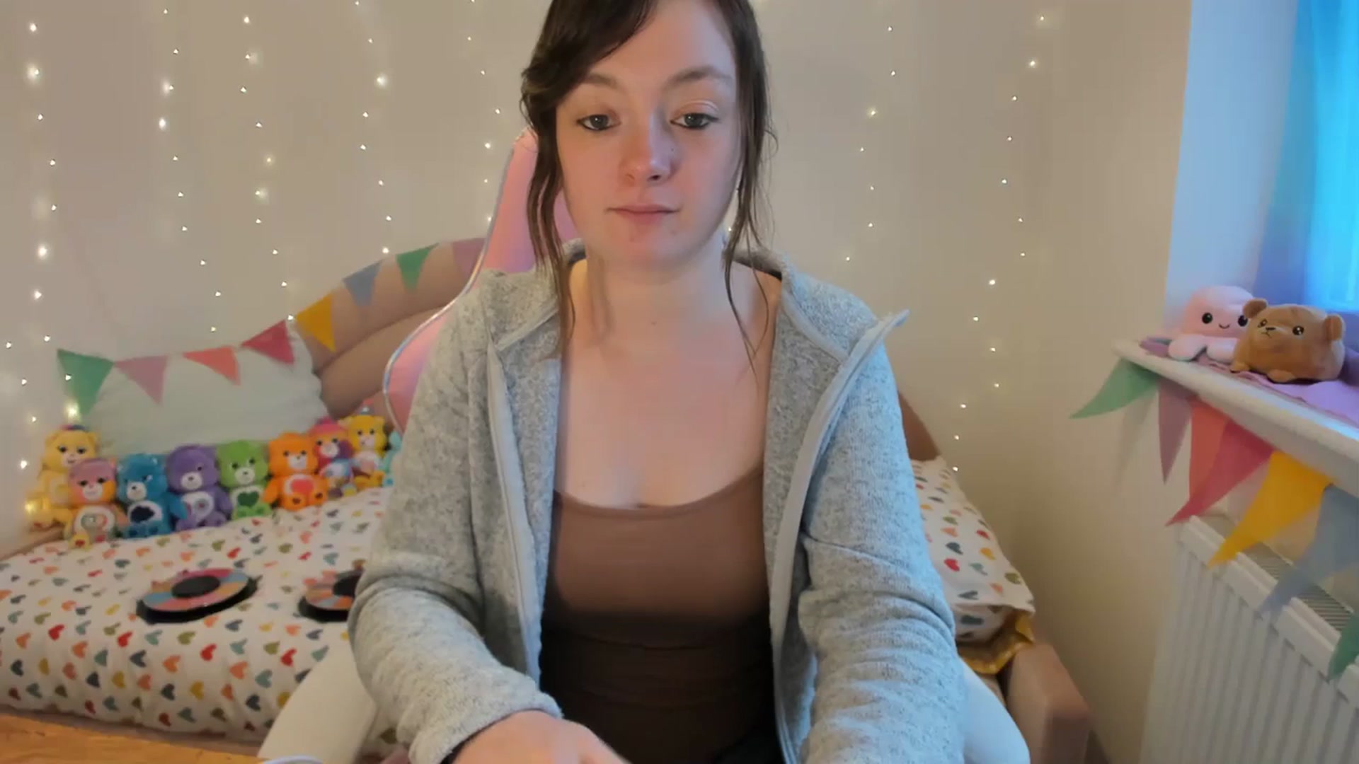 Gallery image thumbnail from JessieBear_'s myfreecams stream on, 02/20/2024, 15:00 image 8 of 20
