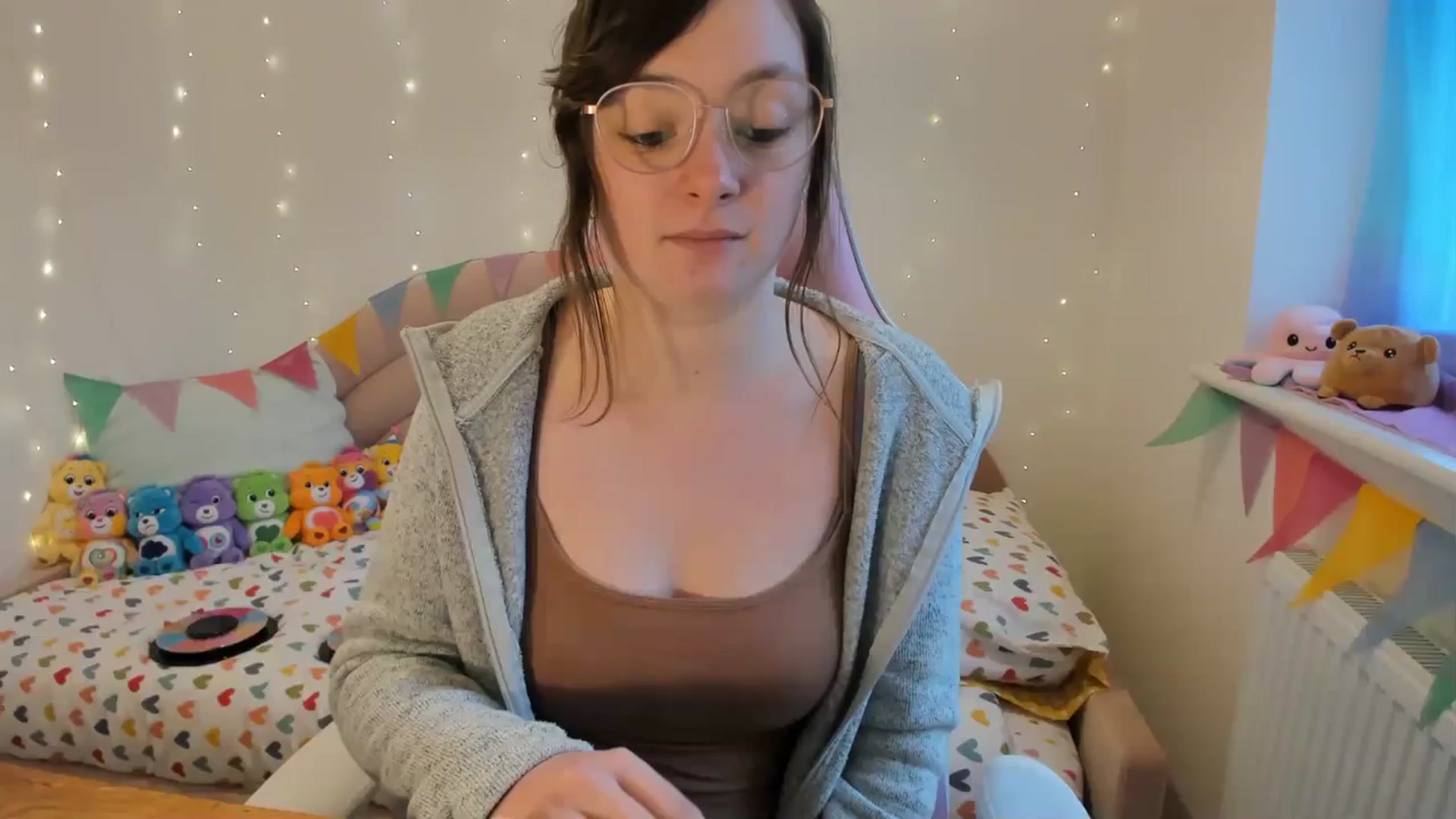 Gallery image thumbnail from JessieBear_'s myfreecams stream on, 02/20/2024, 18:12 image 1 of 20