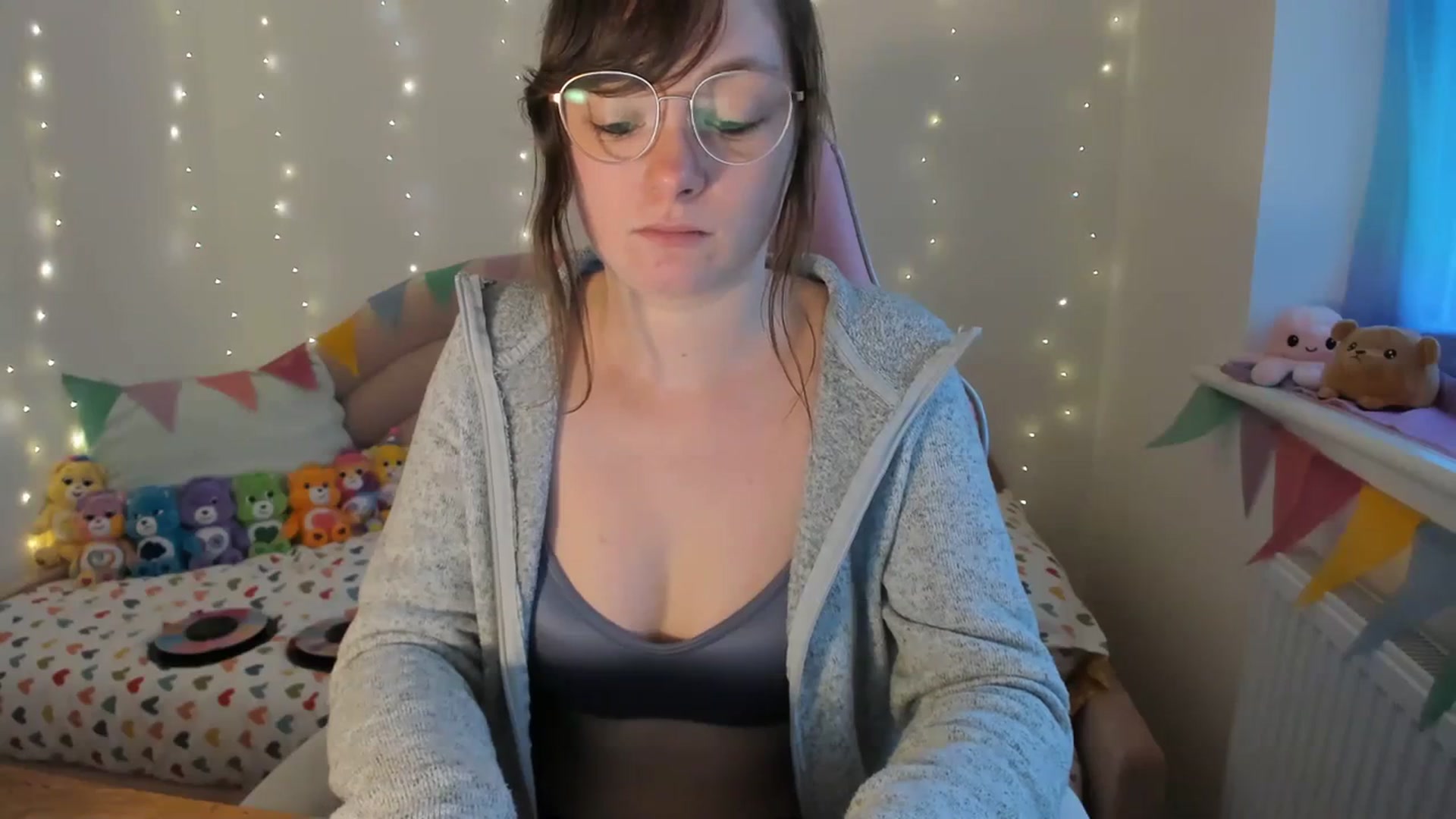 Gallery image thumbnail from JessieBear_'s myfreecams stream on, 02/20/2024, 18:12 image 10 of 20