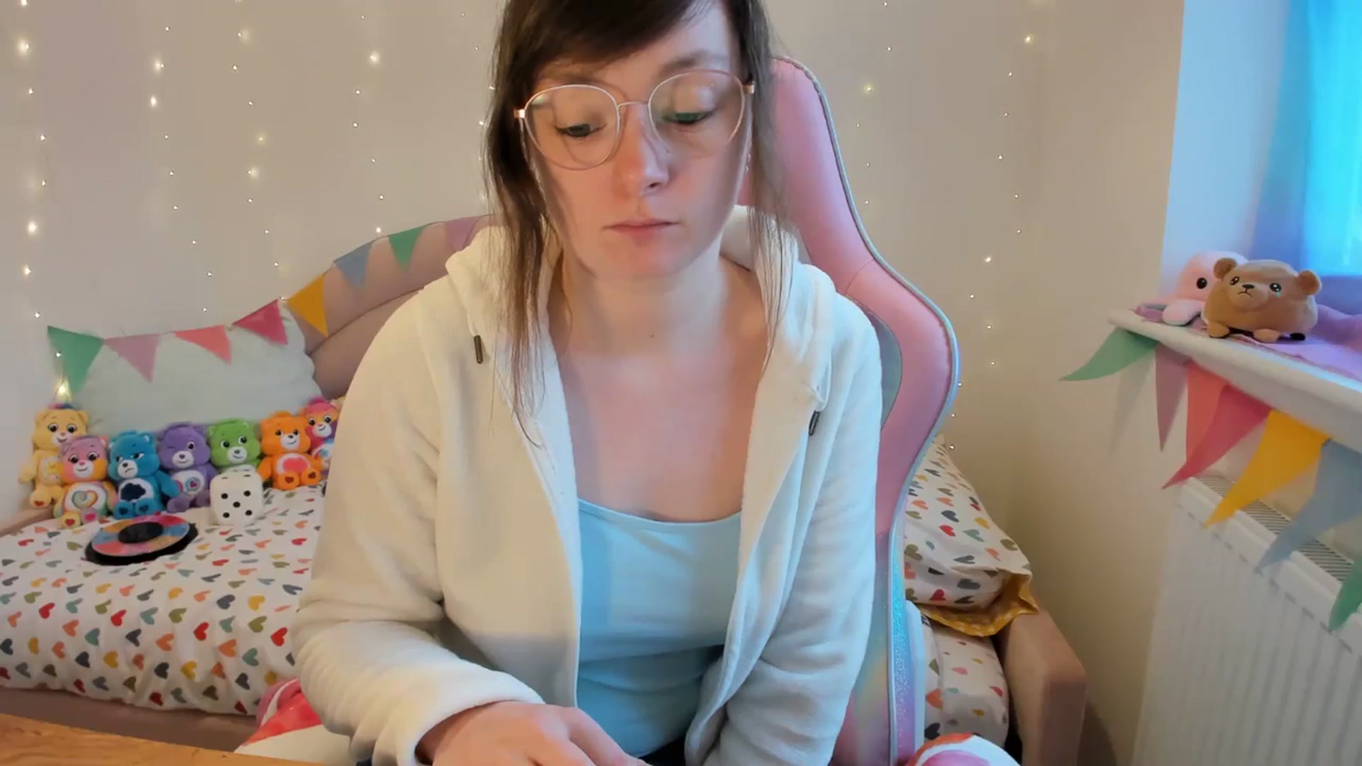 Gallery image thumbnail from JessieBear_'s myfreecams stream on, 02/22/2024, 18:04 image 3 of 20