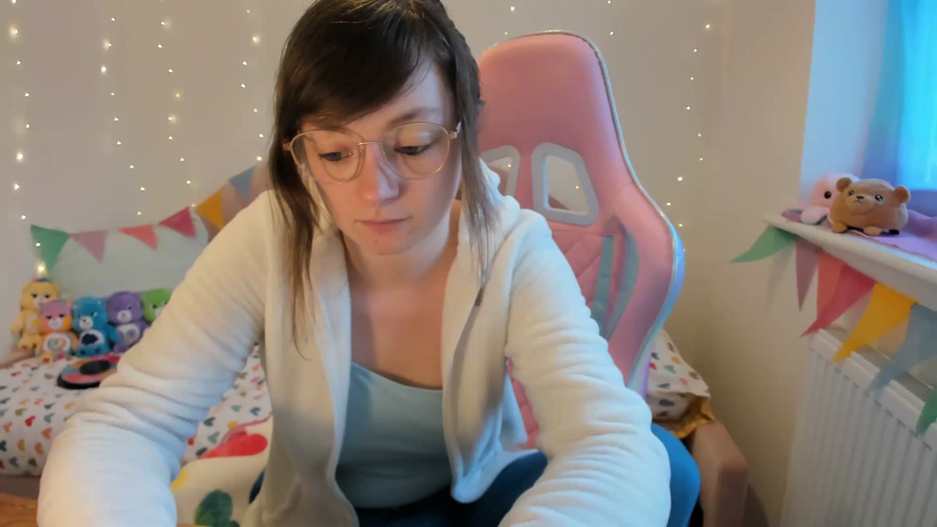Gallery image thumbnail from JessieBear_'s myfreecams stream on, 02/22/2024, 18:04 image 4 of 20