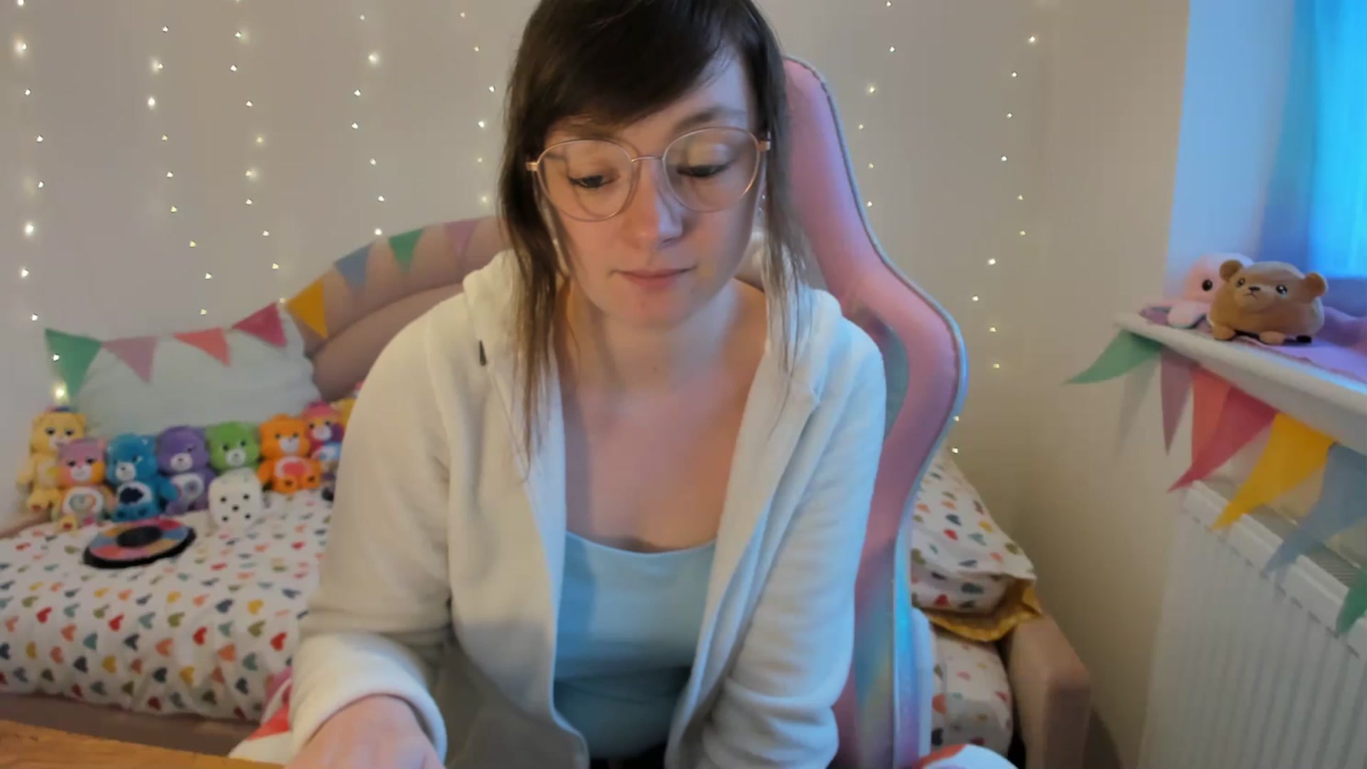 Gallery image thumbnail from JessieBear_'s myfreecams stream on, 02/22/2024, 18:04 image 6 of 20
