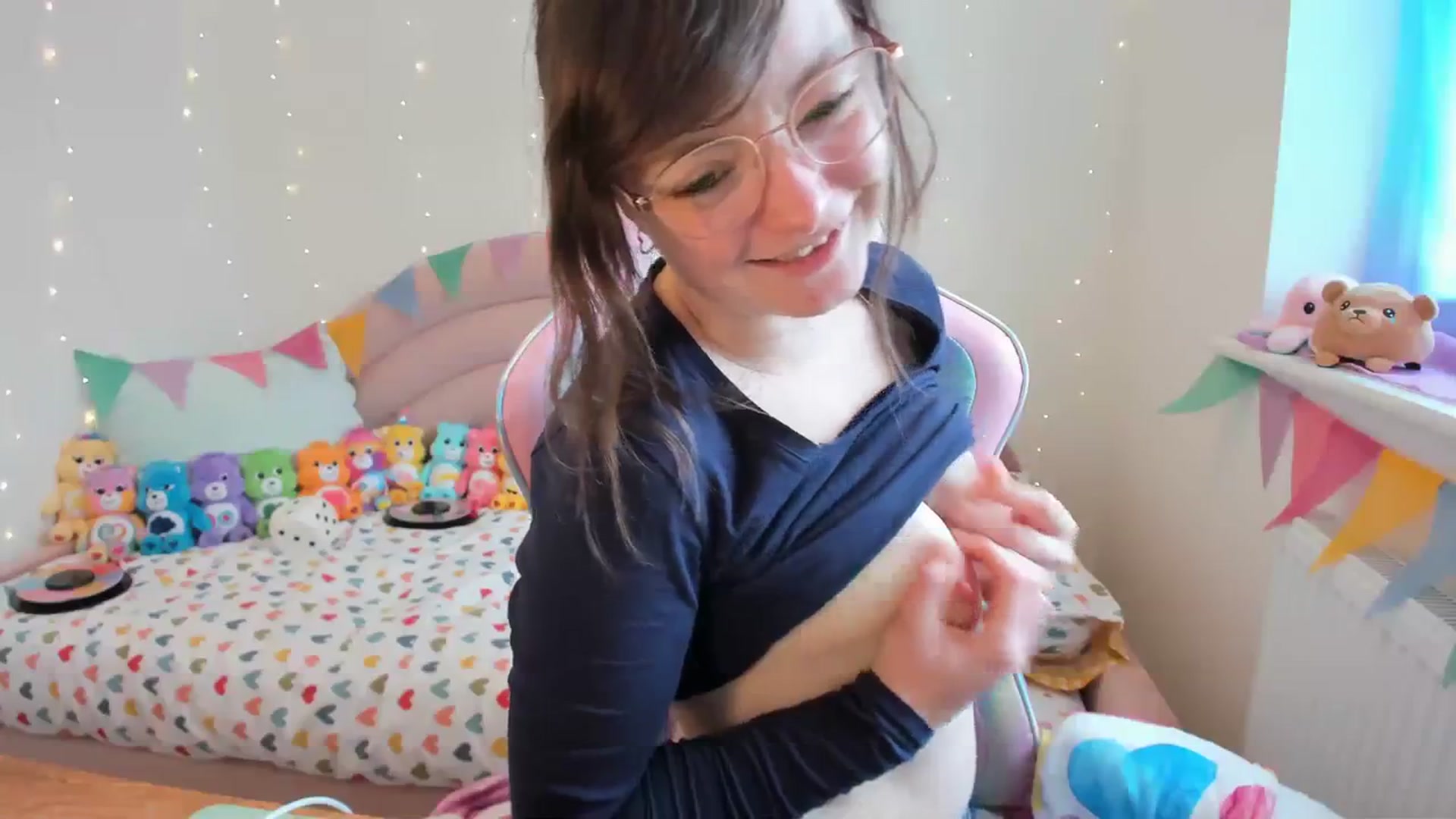 Gallery image thumbnail from JessieBear_'s myfreecams stream on, 02/23/2024, 15:22 image 19 of 20