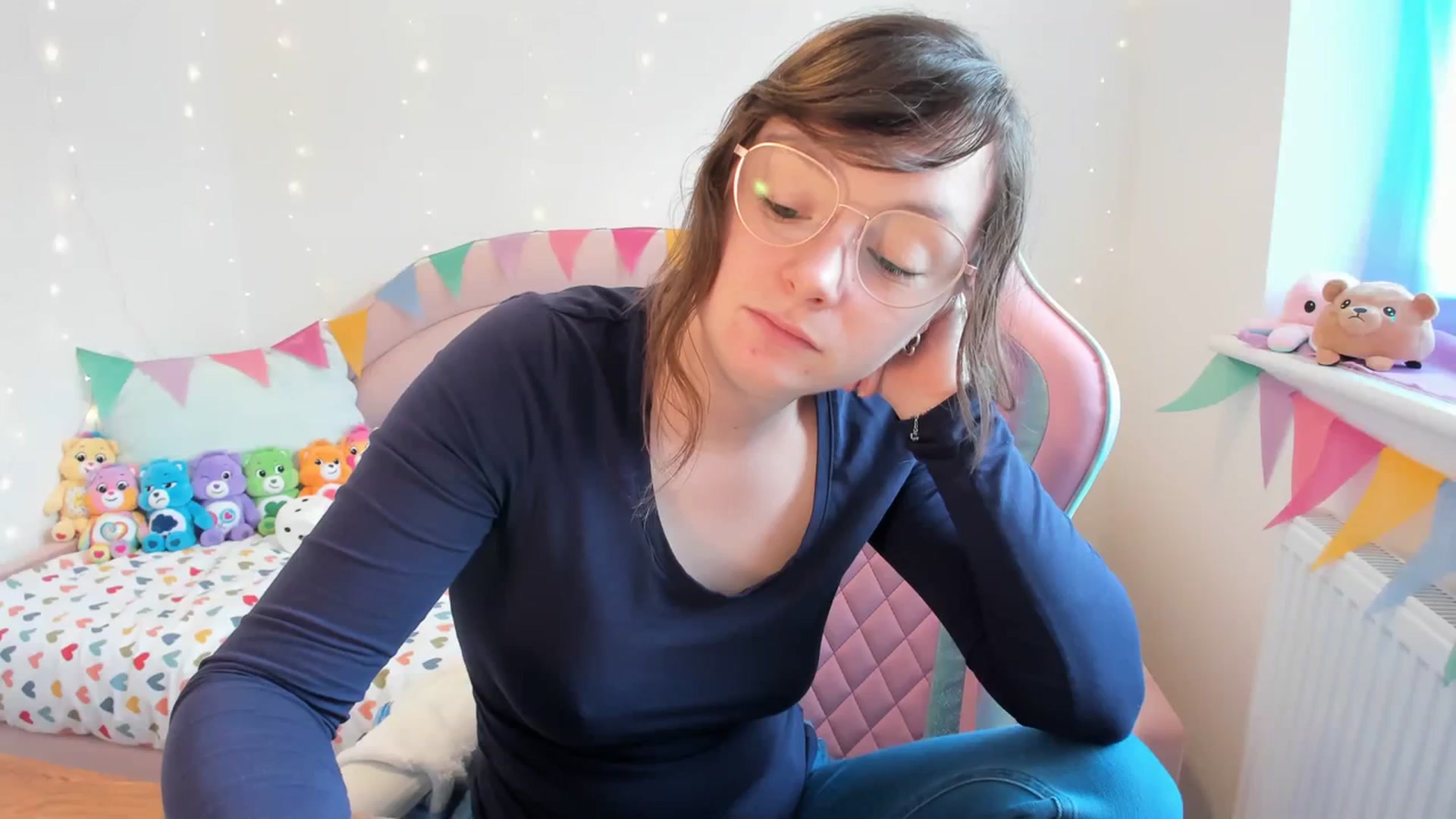 Gallery image thumbnail from JessieBear_'s myfreecams stream on, 02/23/2024, 17:33 image 3 of 20