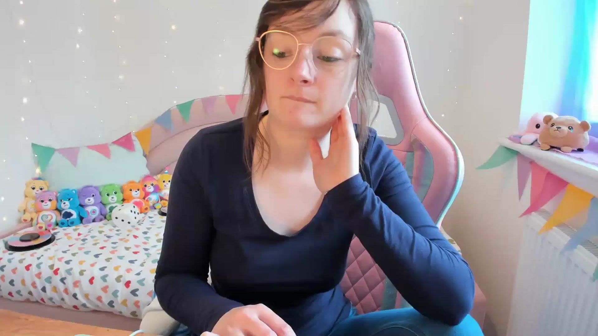 Gallery image thumbnail from JessieBear_'s myfreecams stream on, 02/23/2024, 17:33 image 1 of 20