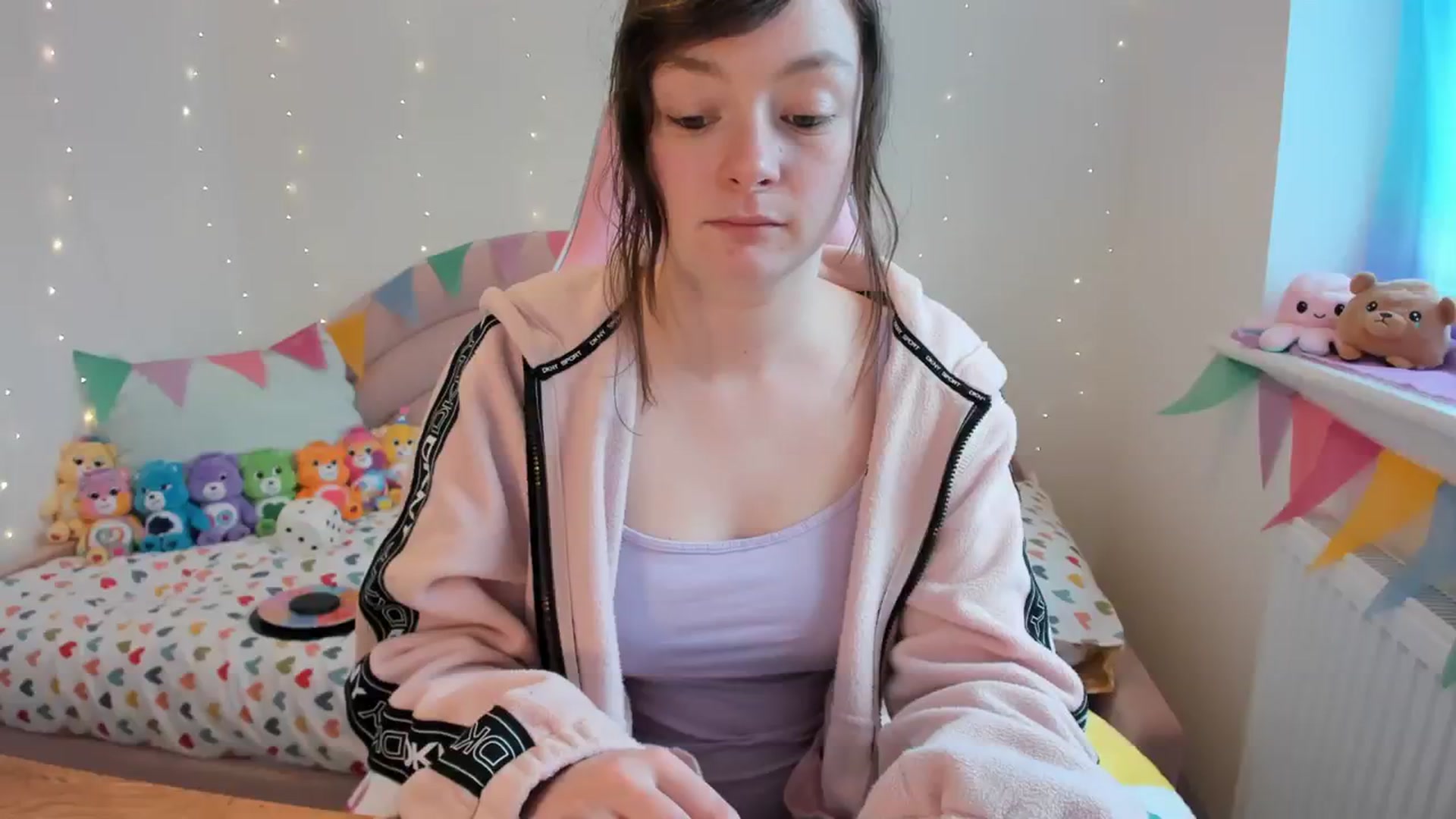 Gallery image thumbnail from JessieBear_'s myfreecams stream on, 02/26/2024, 15:53 image 4 of 20