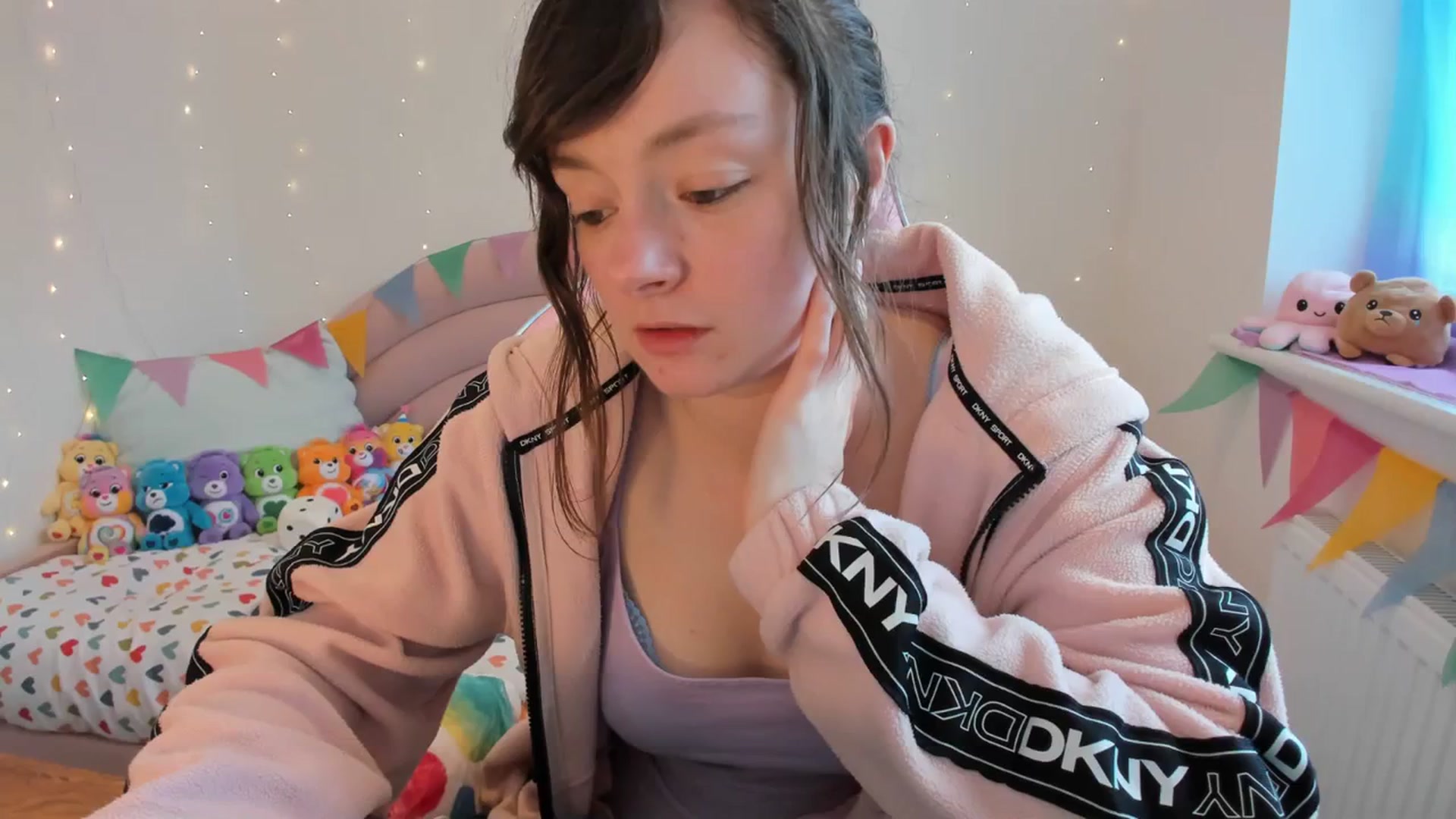 Gallery image thumbnail from JessieBear_'s myfreecams stream on, 02/26/2024, 15:53 image 10 of 20