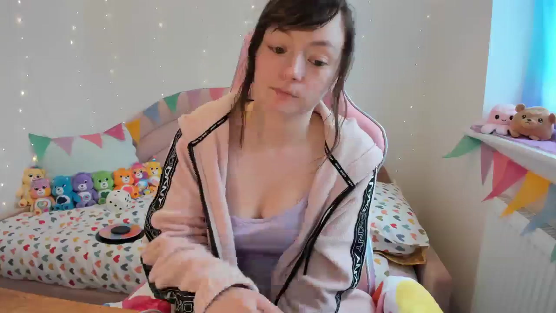 Gallery image thumbnail from JessieBear_'s myfreecams stream on, 02/26/2024, 15:53 image 18 of 20