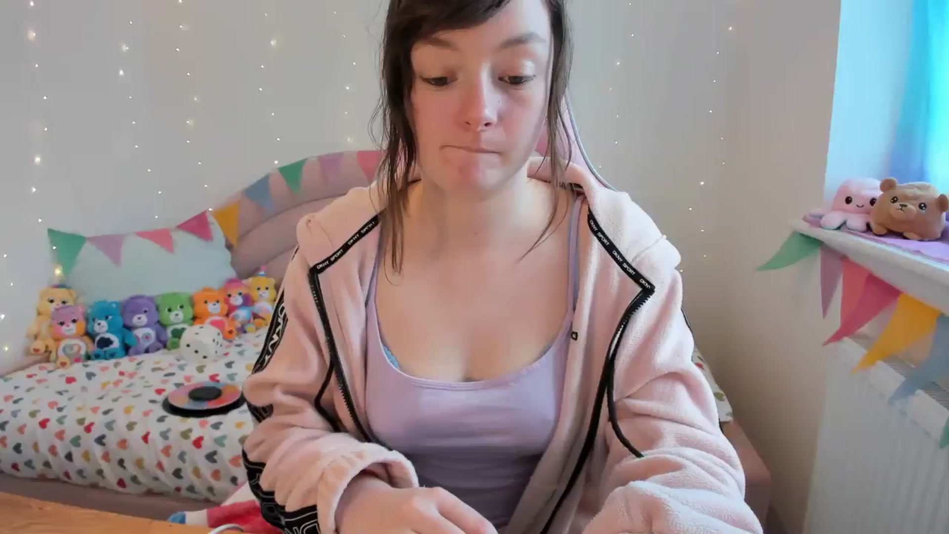 Gallery image thumbnail from JessieBear_'s myfreecams stream on, 02/26/2024, 15:53 image 9 of 20