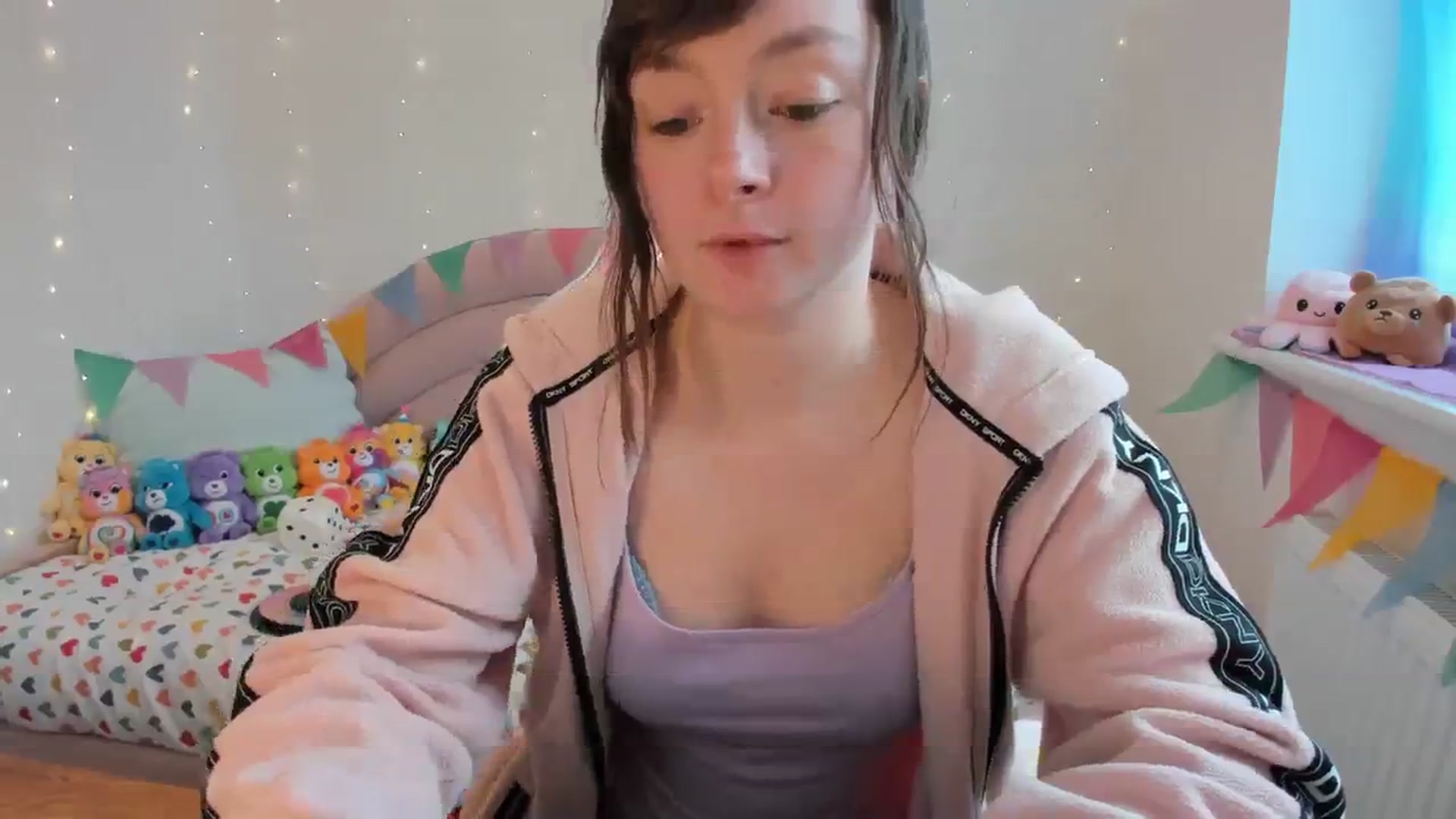 Gallery image thumbnail from JessieBear_'s myfreecams stream on, 02/26/2024, 15:53 image 16 of 20