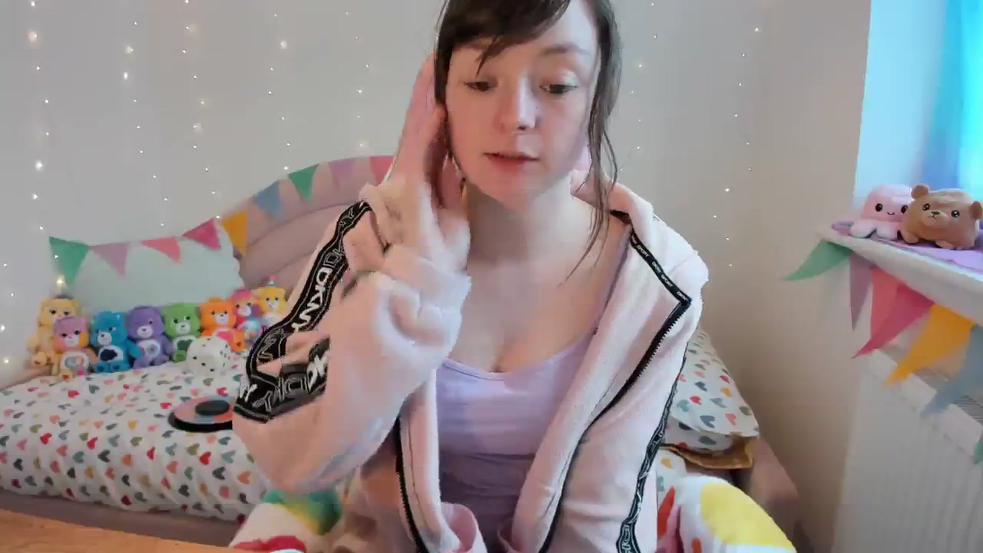Gallery image thumbnail from JessieBear_'s myfreecams stream on, 02/26/2024, 15:53 image 3 of 20