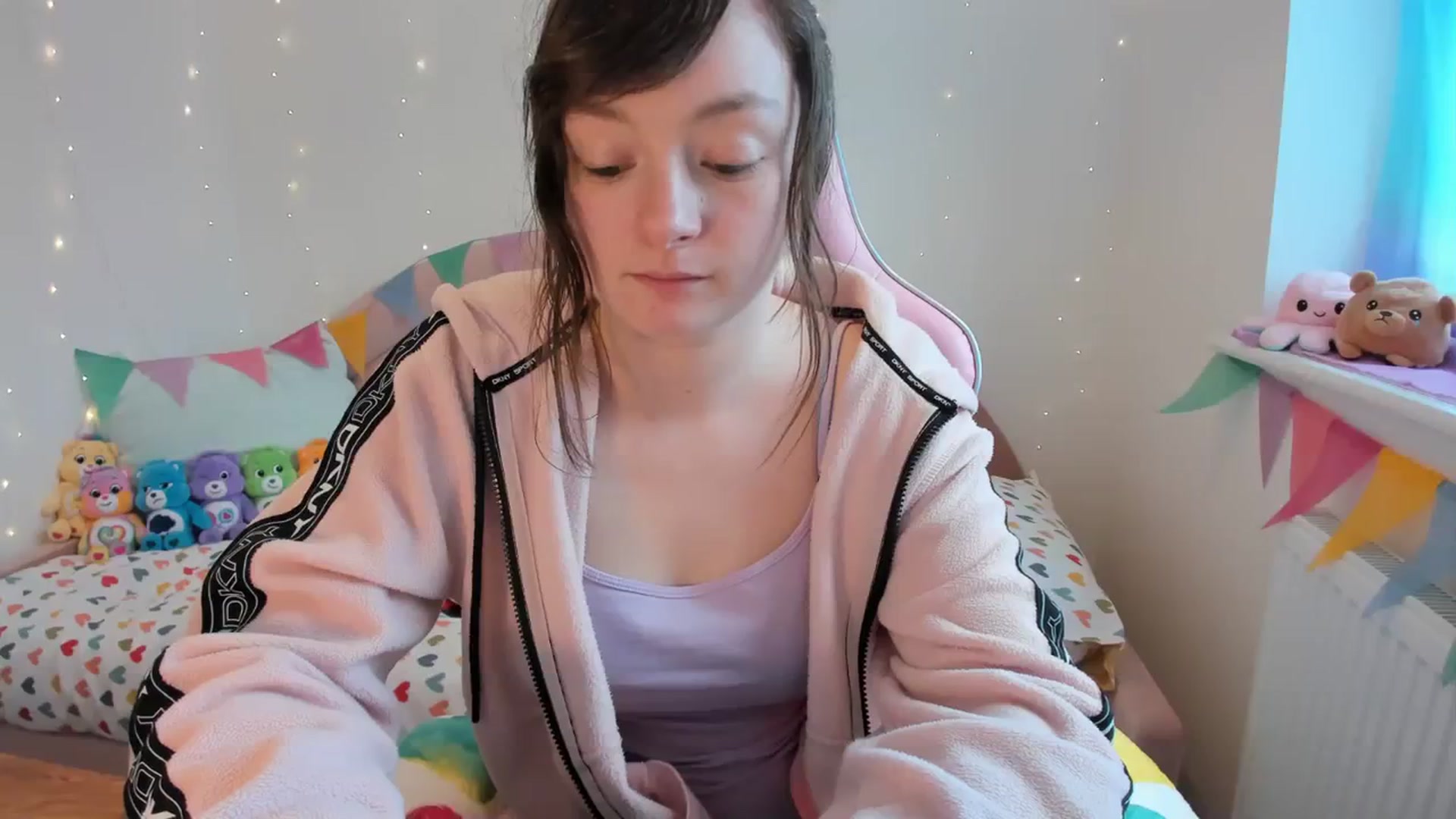 Gallery image thumbnail from JessieBear_'s myfreecams stream on, 02/26/2024, 15:53 image 5 of 20