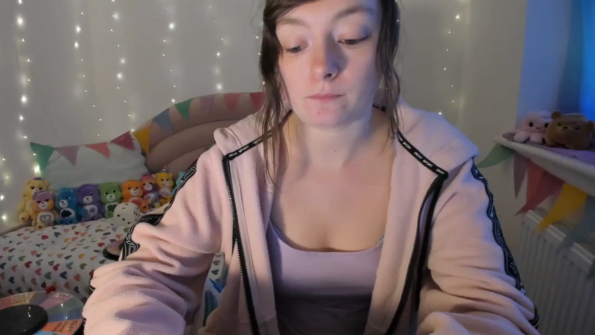 Gallery image thumbnail from JessieBear_'s myfreecams stream on, 02/26/2024, 17:57 image 6 of 20