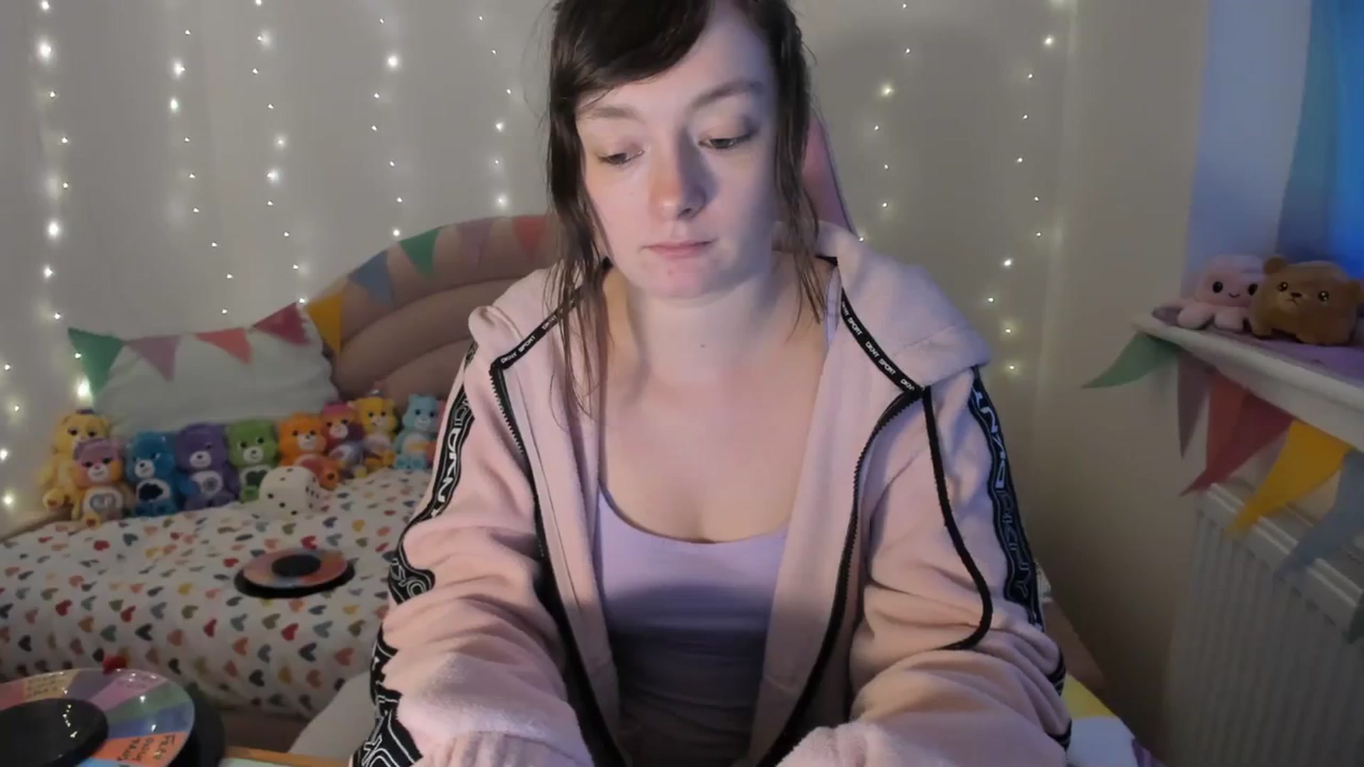 Gallery image thumbnail from JessieBear_'s myfreecams stream on, 02/26/2024, 17:57 image 15 of 20