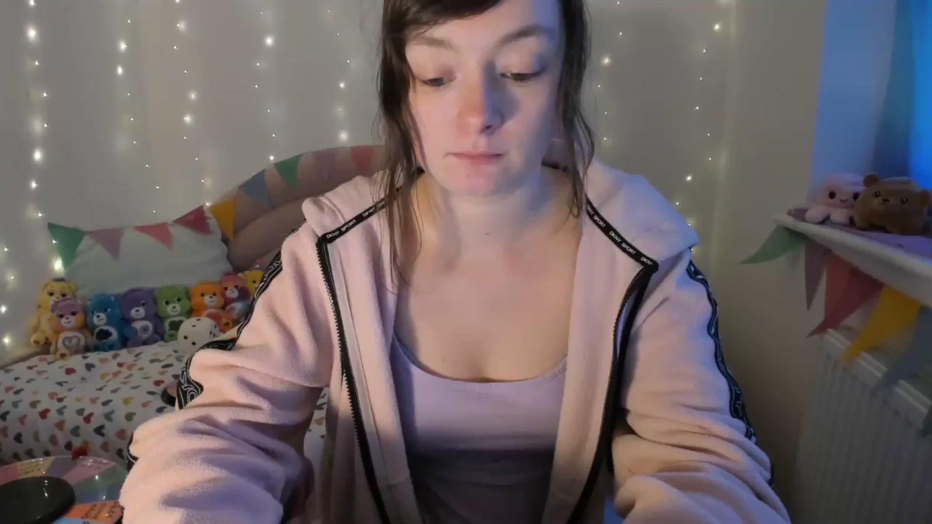 Gallery image thumbnail from JessieBear_'s myfreecams stream on, 02/26/2024, 17:57 image 2 of 20