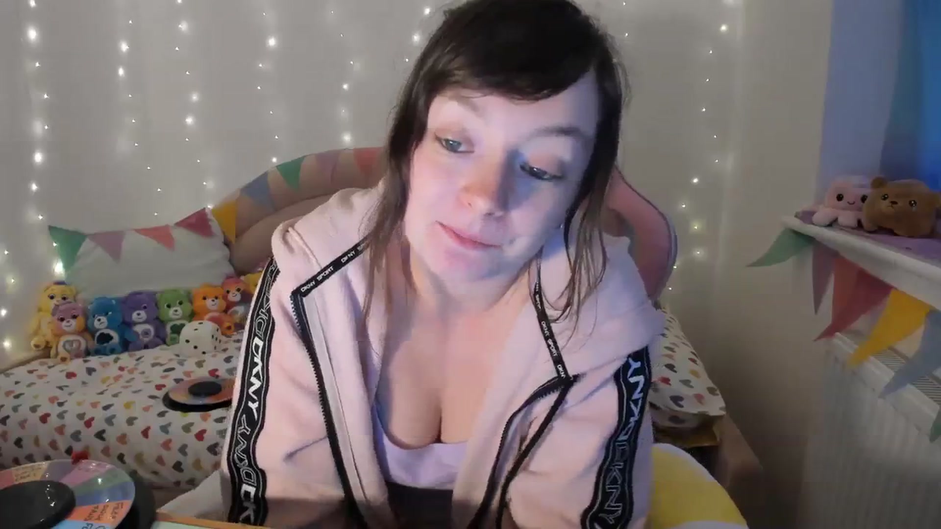 Gallery image thumbnail from JessieBear_'s myfreecams stream on, 02/26/2024, 17:57 image 20 of 20
