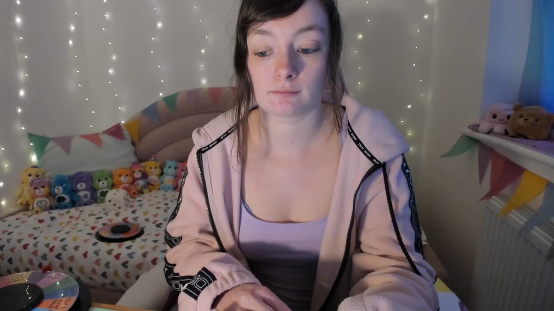 Gallery image thumbnail from JessieBear_'s myfreecams stream on, 02/26/2024, 17:57 image 14 of 20
