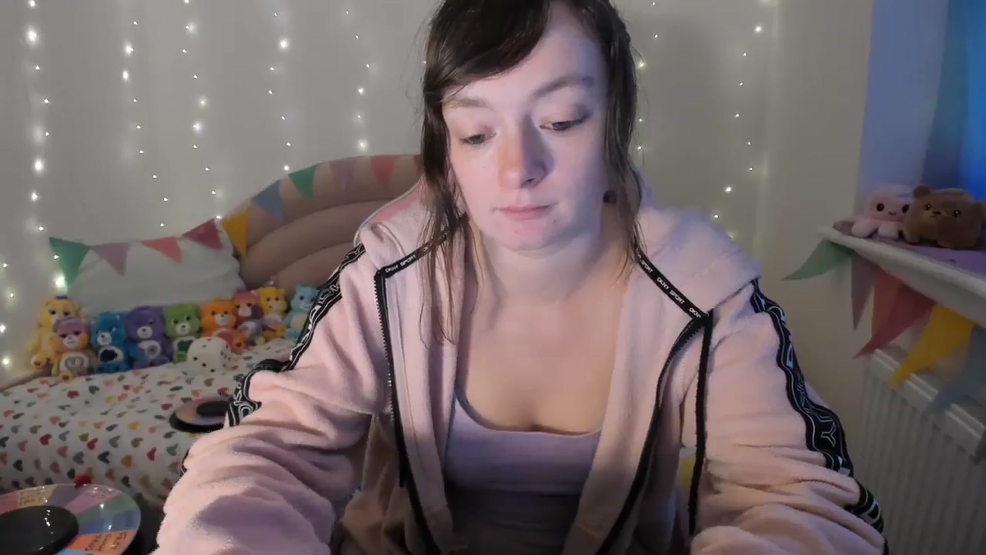 Gallery image thumbnail from JessieBear_'s myfreecams stream on, 02/26/2024, 17:57 image 17 of 20