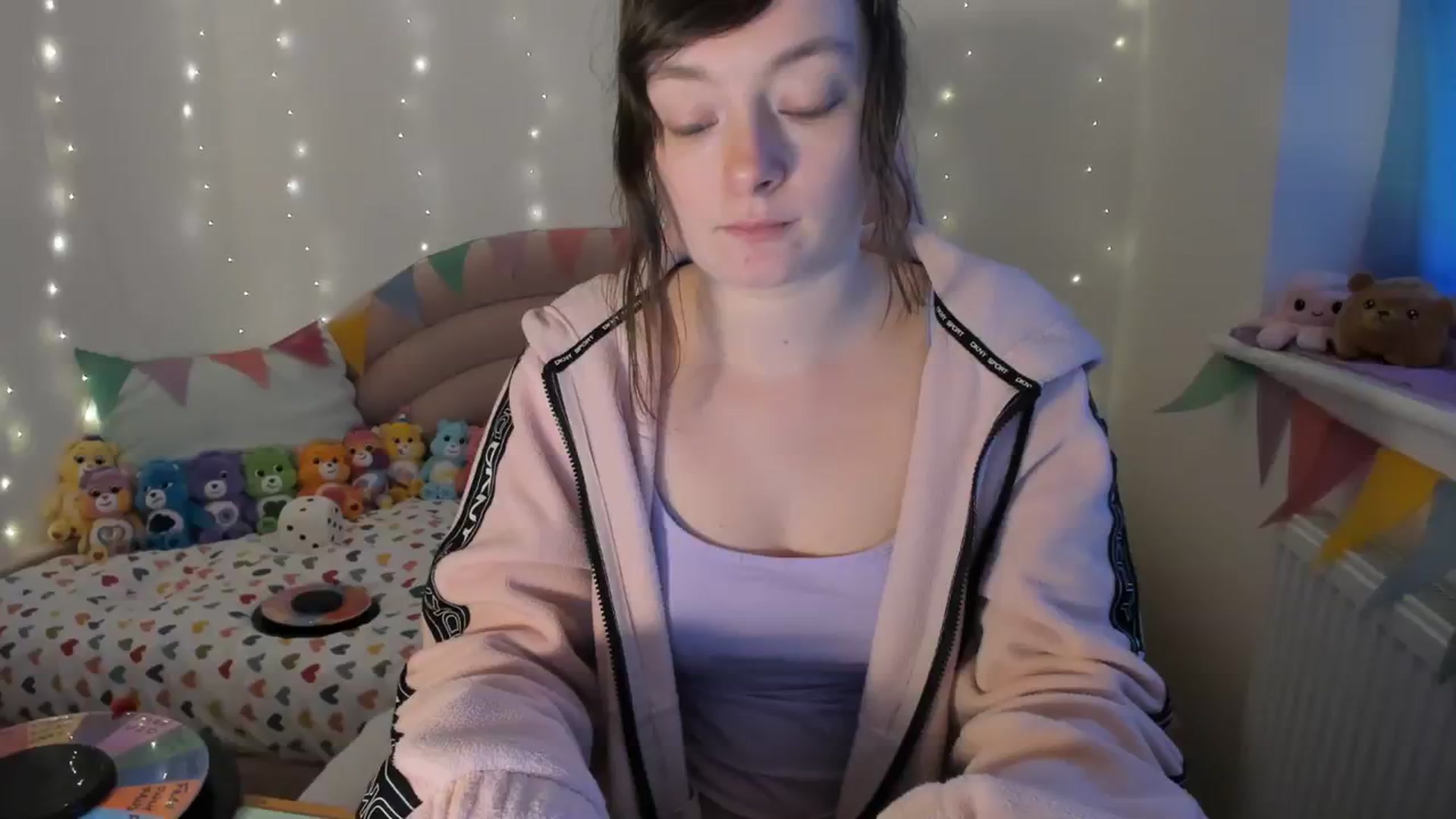 Gallery image thumbnail from JessieBear_'s myfreecams stream on, 02/26/2024, 17:57 image 8 of 20