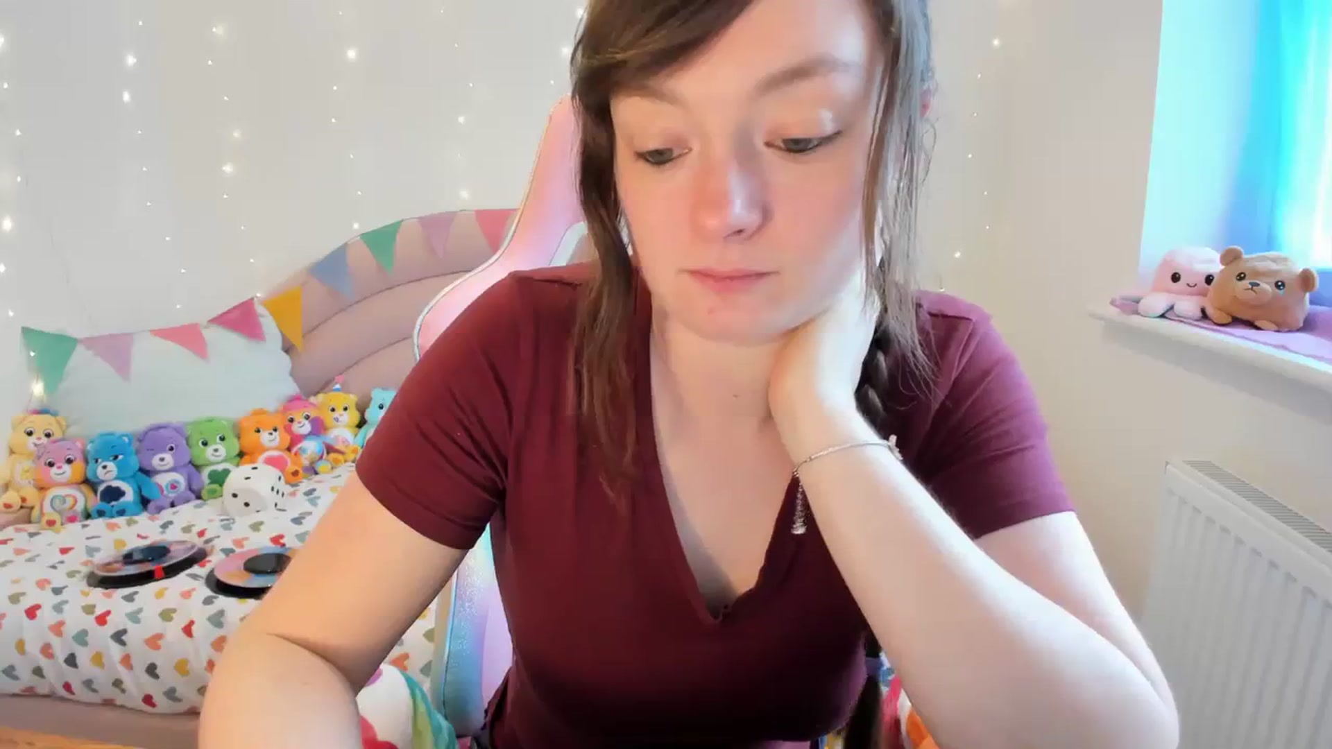 Gallery image thumbnail from JessieBear_'s myfreecams stream on, 02/27/2024, 15:33 image 6 of 20