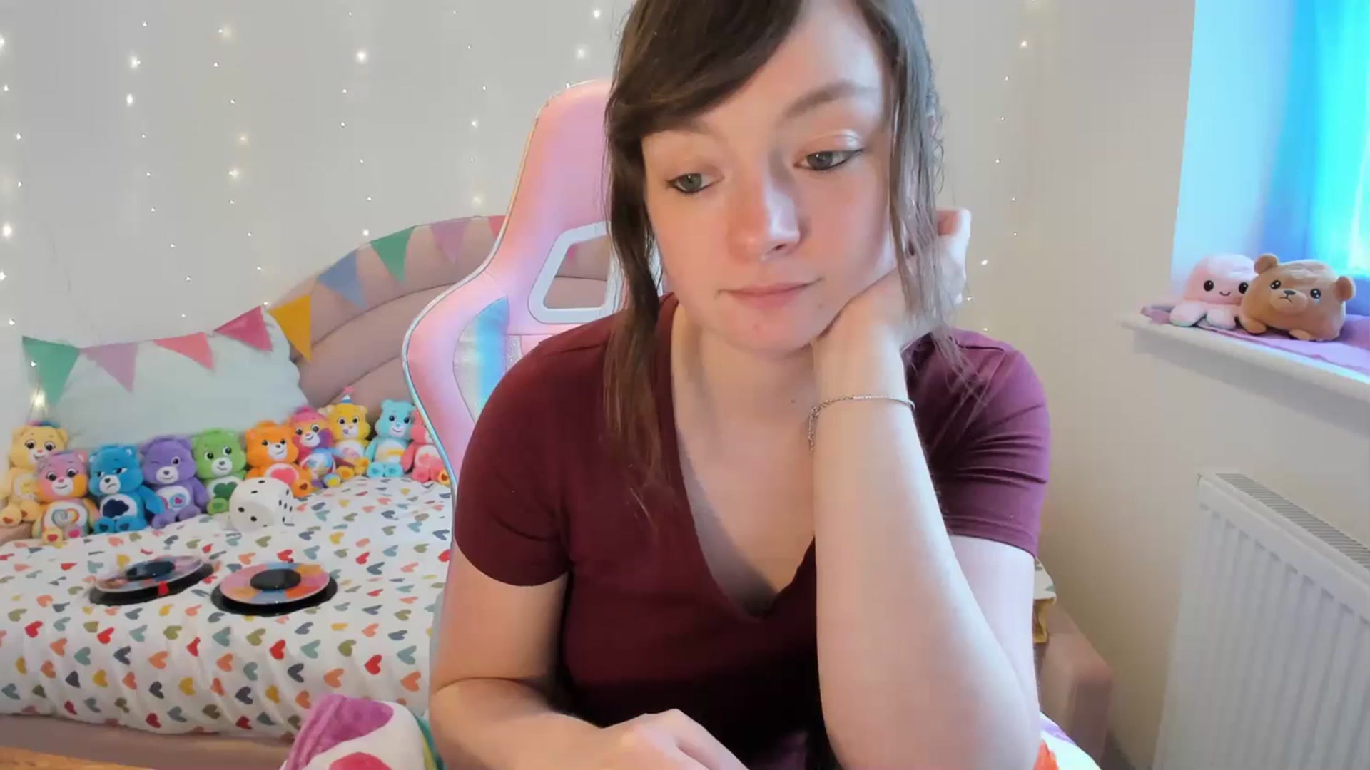 Gallery image thumbnail from JessieBear_'s myfreecams stream on, 02/27/2024, 15:33 image 18 of 20