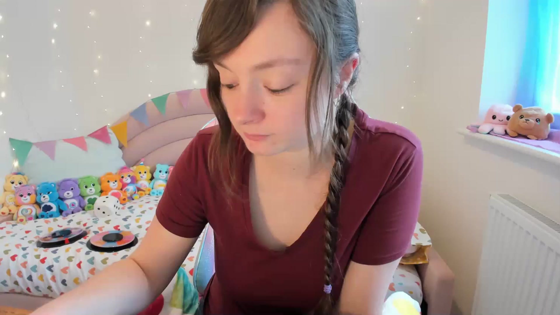 Gallery image thumbnail from JessieBear_'s myfreecams stream on, 02/27/2024, 15:33 image 8 of 20