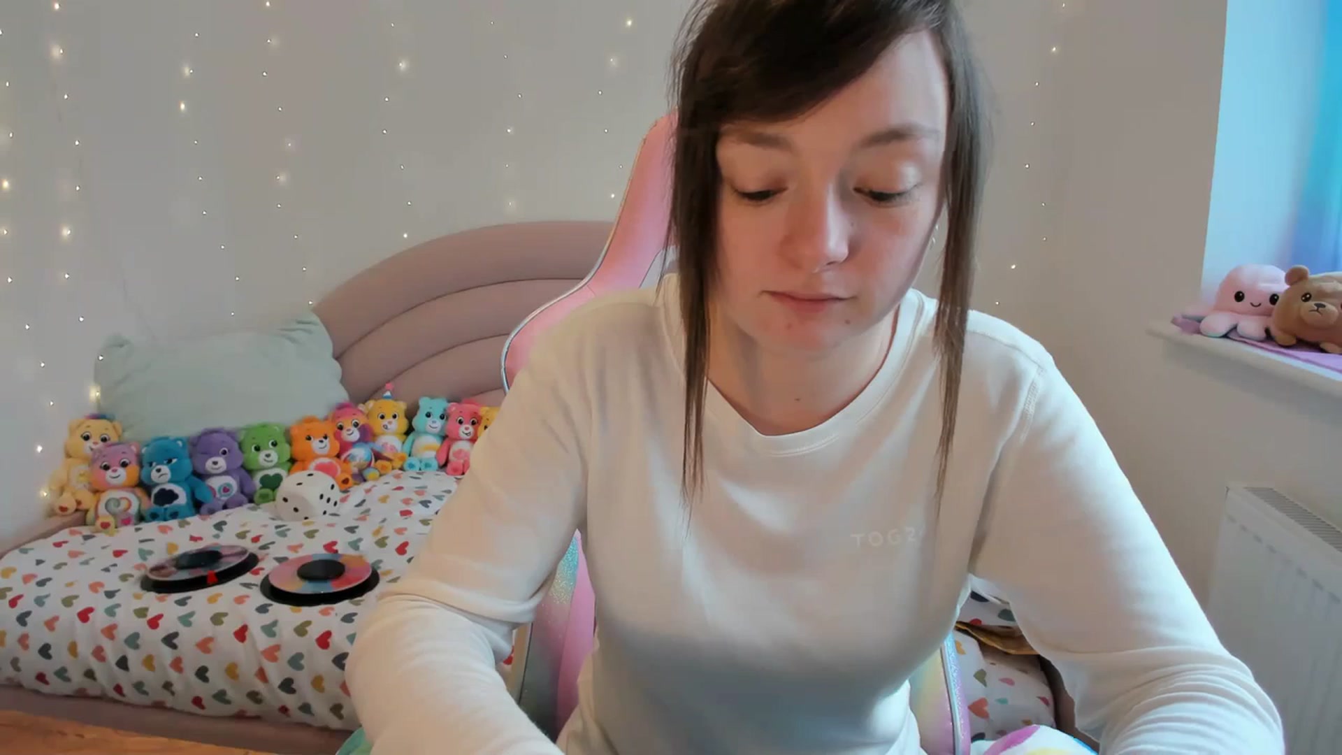 Gallery image thumbnail from JessieBear_'s myfreecams stream on, 02/29/2024, 15:27 image 15 of 20