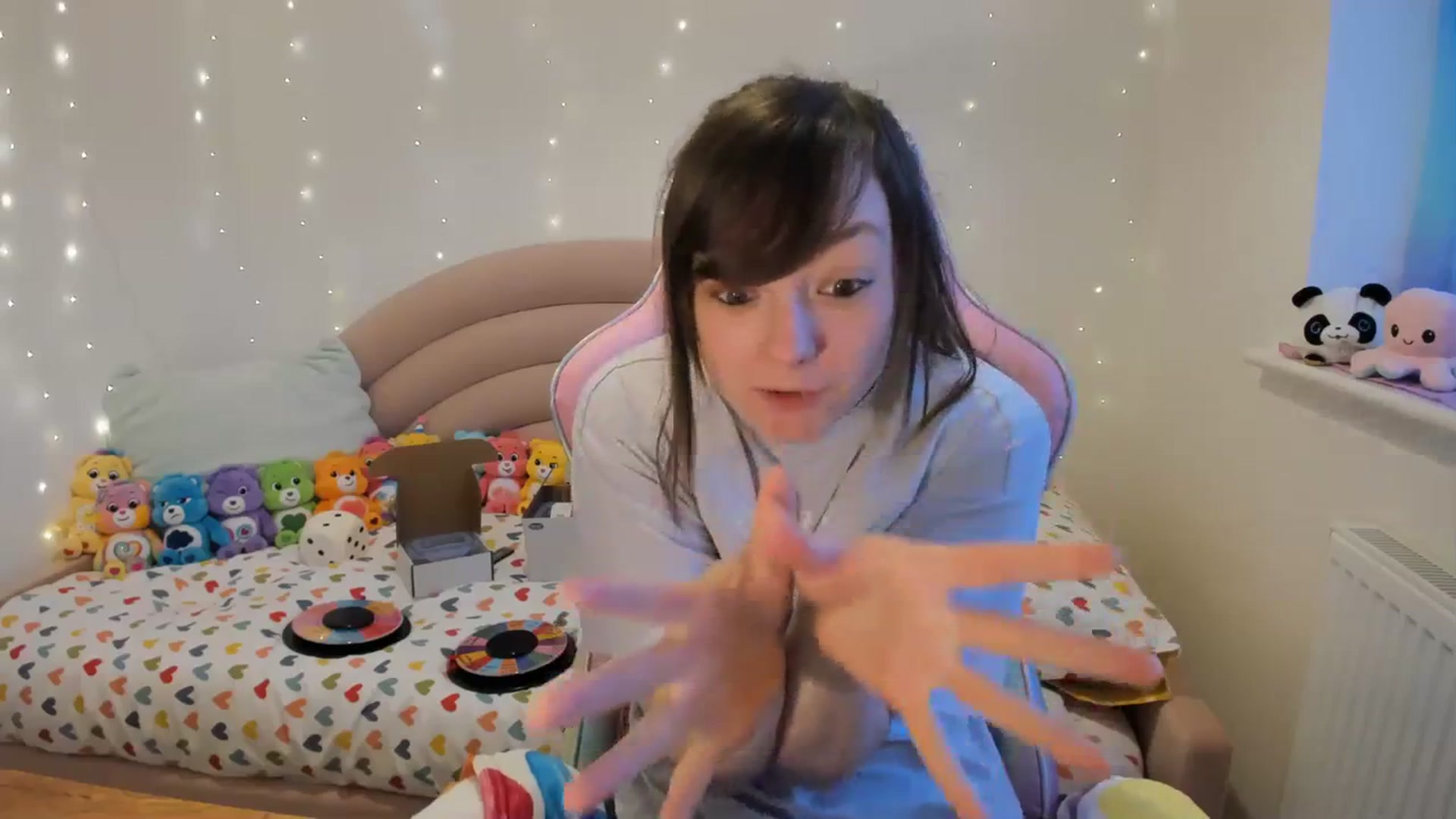 Gallery image thumbnail from JessieBear_'s myfreecams stream on, 03/01/2024, 18:03 image 18 of 20