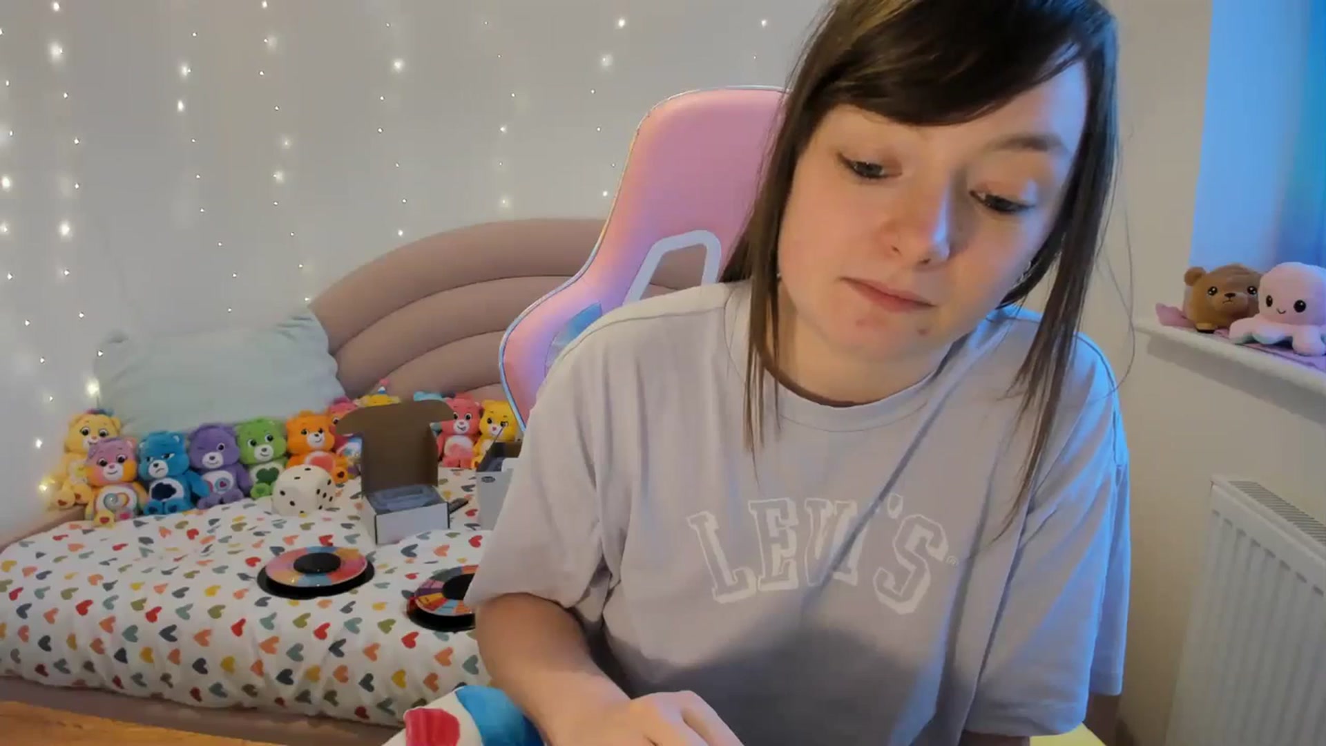 Gallery image thumbnail from JessieBear_'s myfreecams stream on, 03/01/2024, 18:03 image 16 of 20