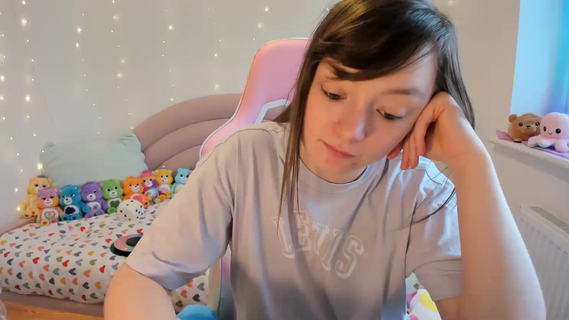 Gallery image thumbnail from JessieBear_'s myfreecams stream on, 03/01/2024, 18:03 image 1 of 20