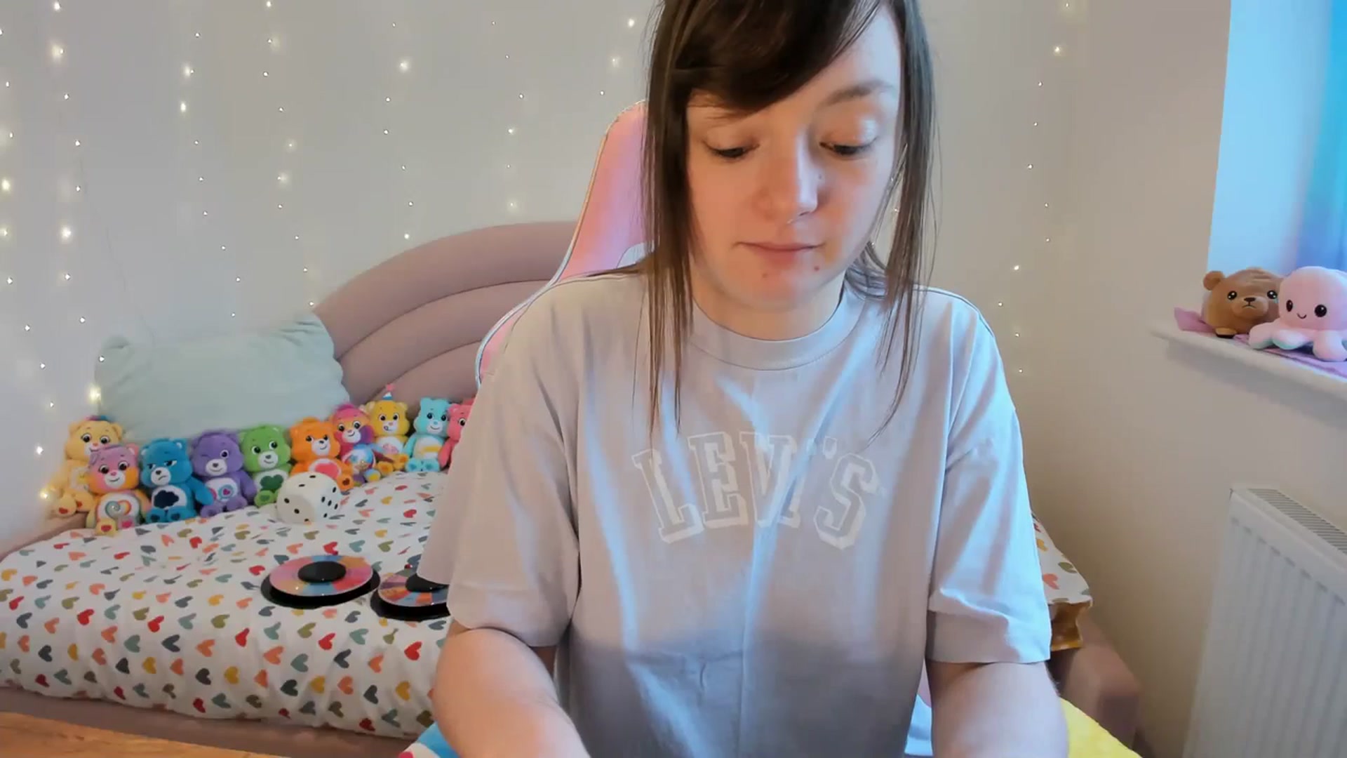 Gallery image thumbnail from JessieBear_'s myfreecams stream on, 03/01/2024, 18:03 image 7 of 20