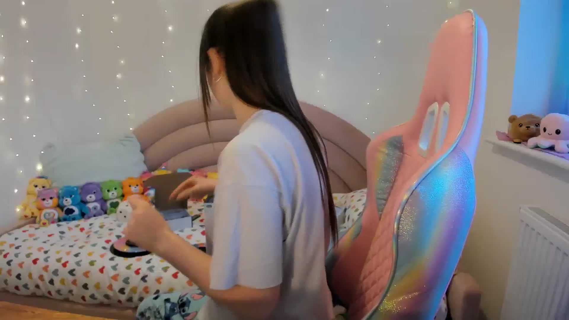 Gallery image thumbnail from JessieBear_'s myfreecams stream on, 03/01/2024, 18:03 image 15 of 20