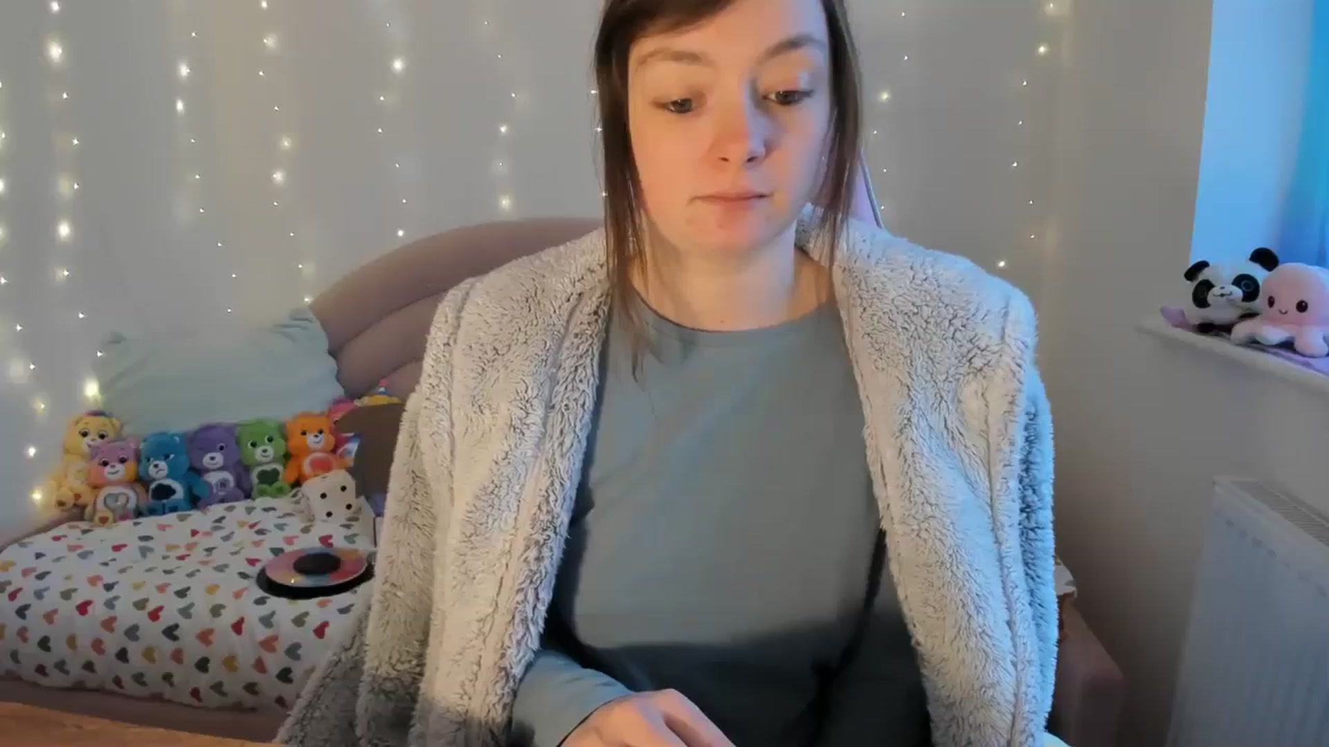 Gallery image thumbnail from JessieBear_'s myfreecams stream on, 03/04/2024, 18:16 image 13 of 20