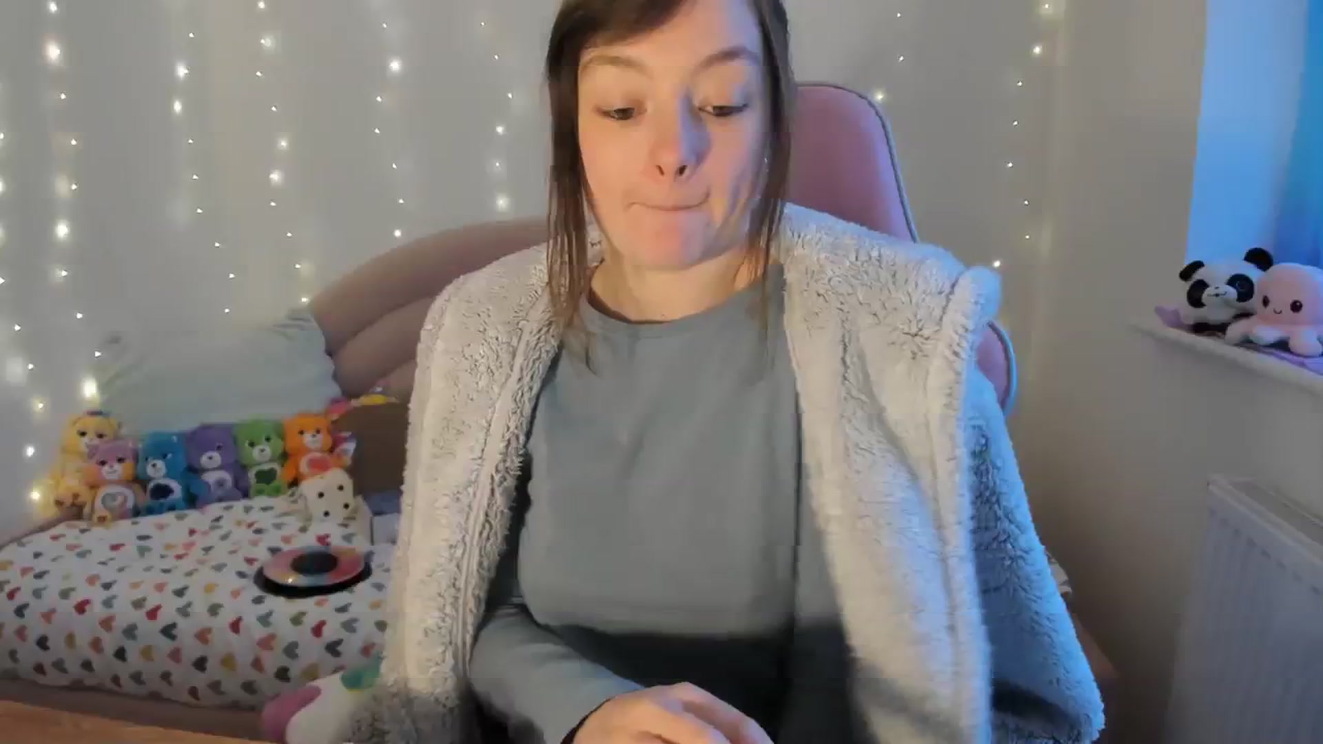 Gallery image thumbnail from JessieBear_'s myfreecams stream on, 03/04/2024, 18:16 image 16 of 20