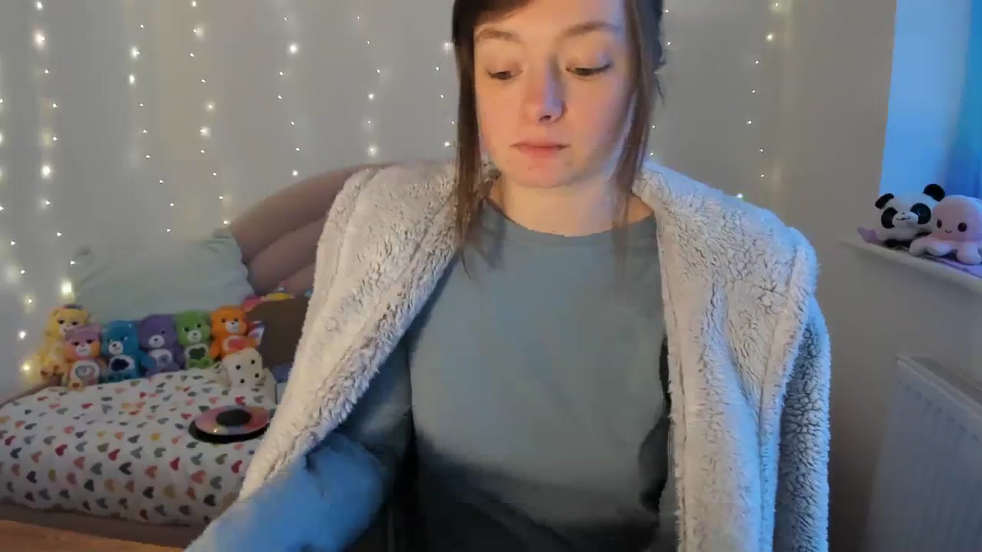 Gallery image thumbnail from JessieBear_'s myfreecams stream on, 03/04/2024, 18:16 image 15 of 20