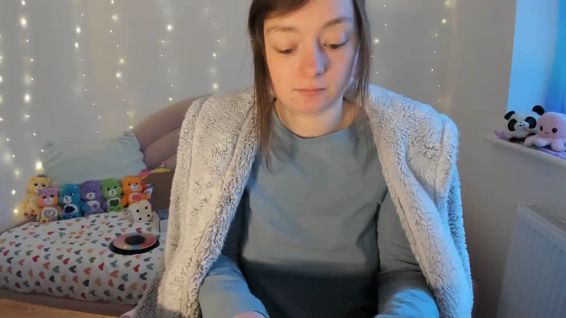 Gallery image thumbnail from JessieBear_'s myfreecams stream on, 03/04/2024, 18:16 image 14 of 20