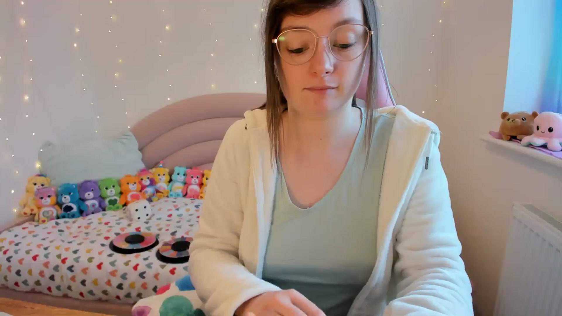 Gallery image thumbnail from JessieBear_'s myfreecams stream on, 03/05/2024, 16:02 image 13 of 20