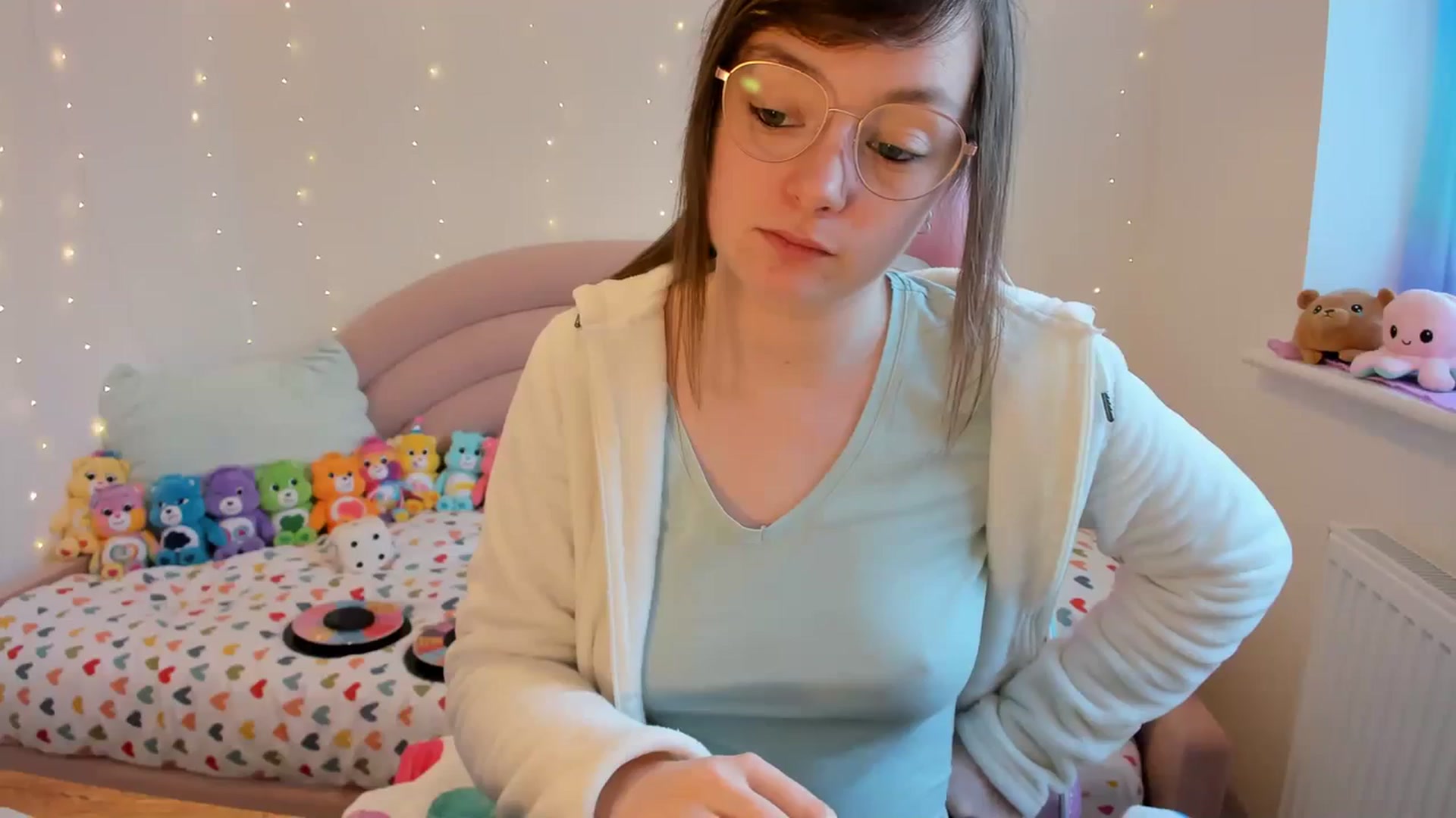 Gallery image thumbnail from JessieBear_'s myfreecams stream on, 03/05/2024, 16:02 image 14 of 20