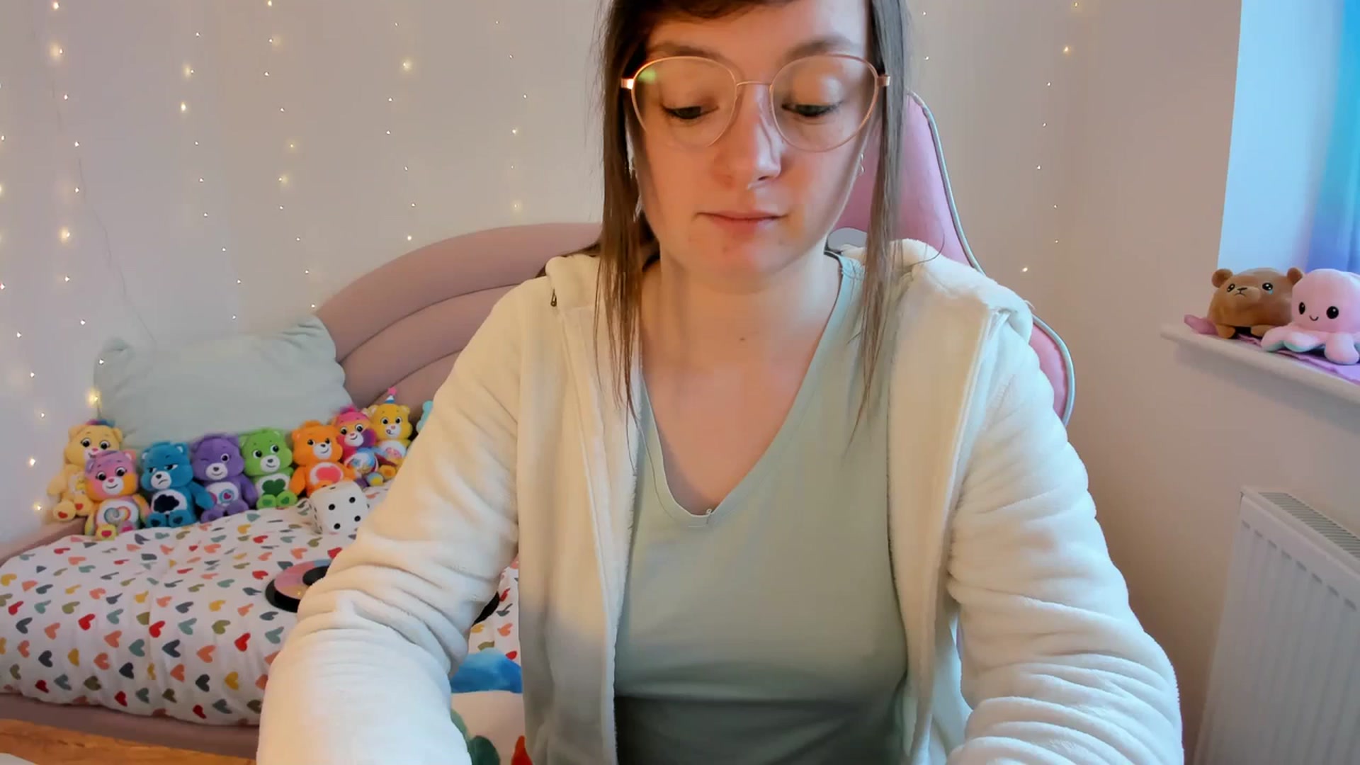 Gallery image thumbnail from JessieBear_'s myfreecams stream on, 03/05/2024, 16:02 image 12 of 20