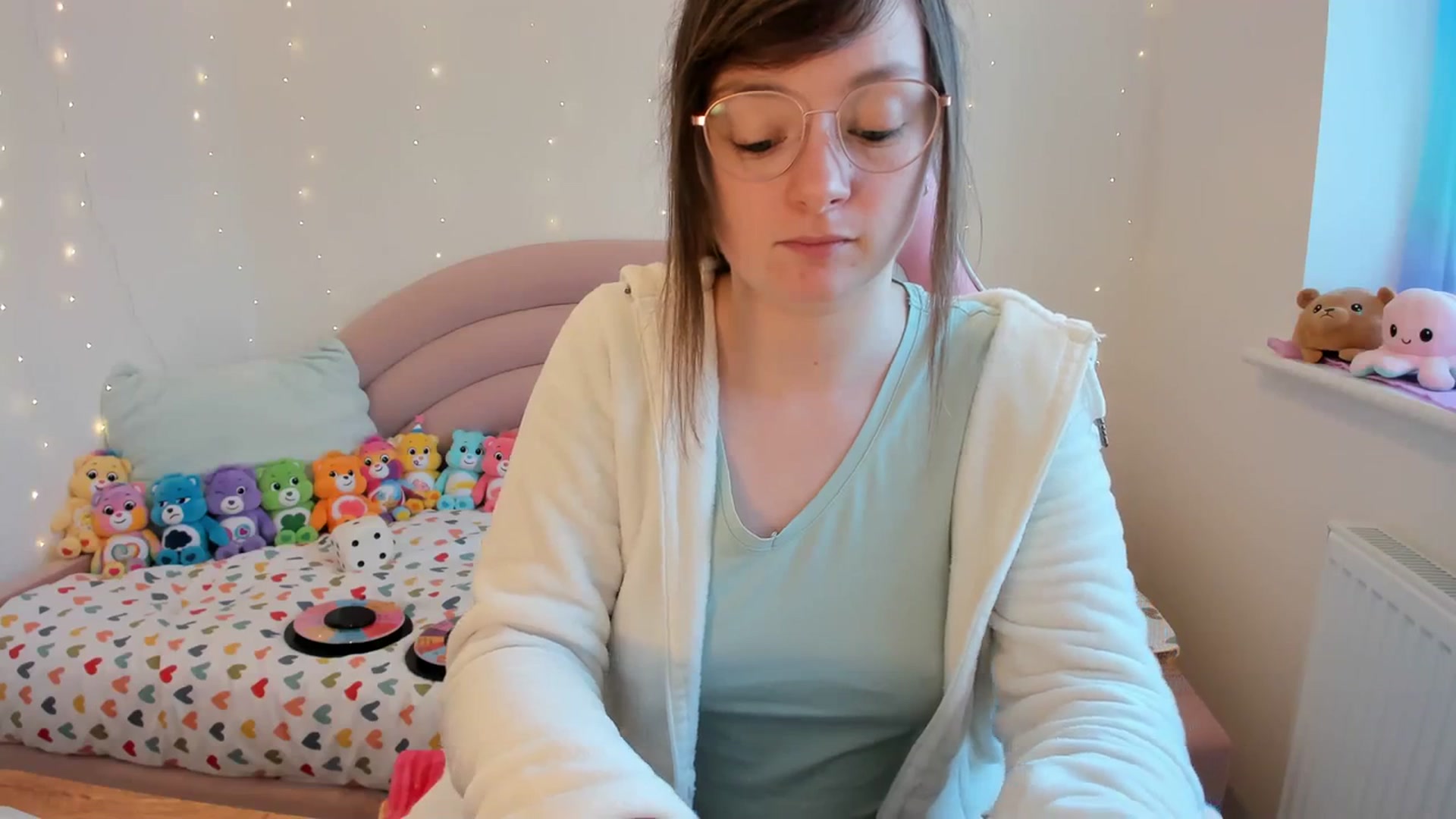 Gallery image thumbnail from JessieBear_'s myfreecams stream on, 03/05/2024, 16:02 image 16 of 20