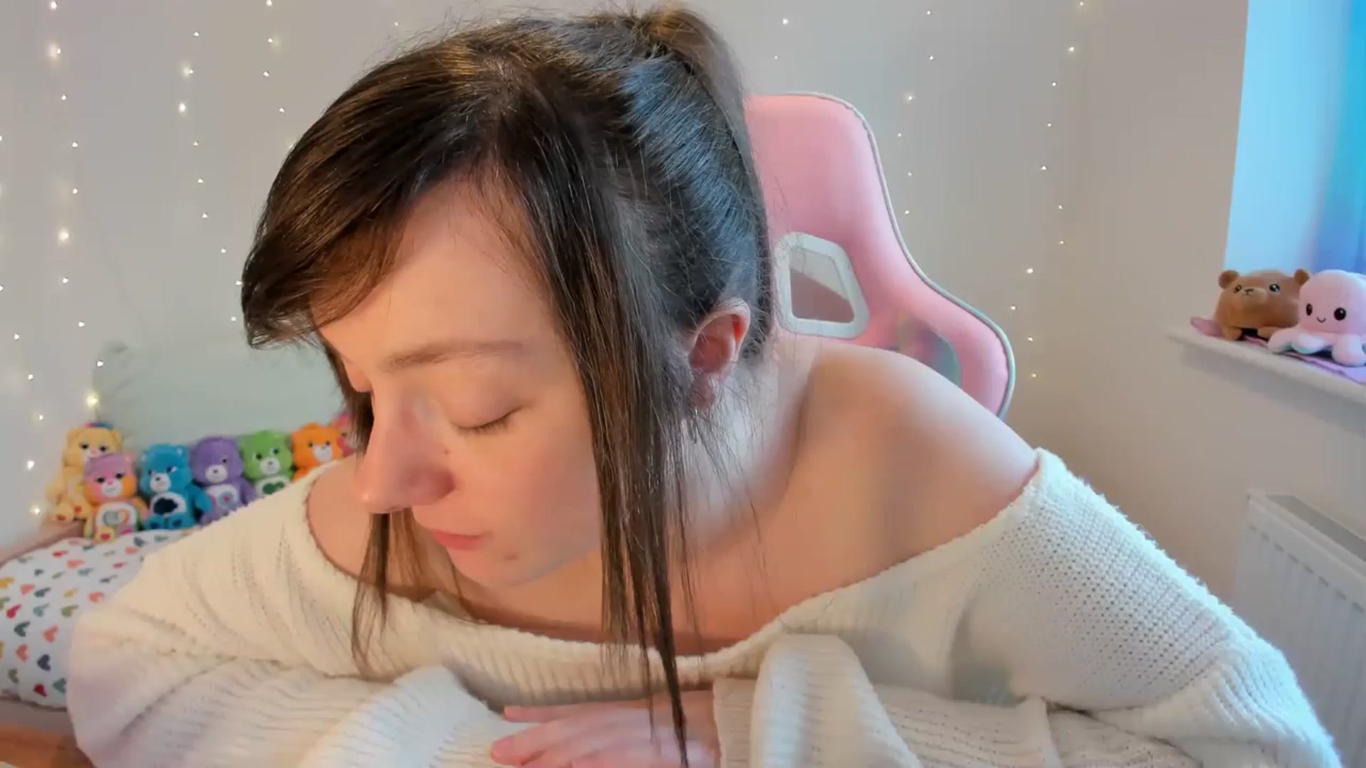 Gallery image thumbnail from JessieBear_'s myfreecams stream on, 03/05/2024, 17:31 image 8 of 20