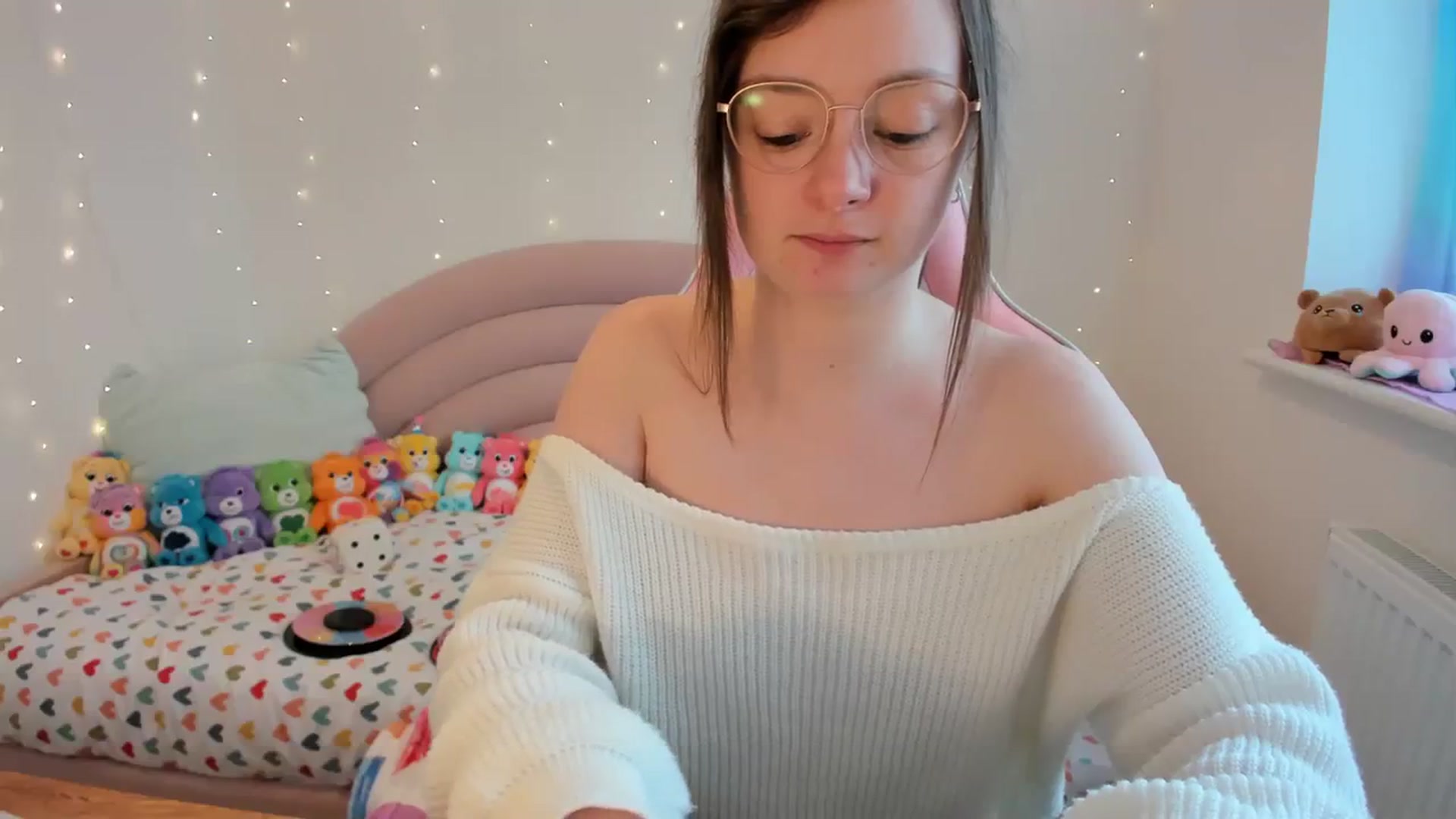 Gallery image thumbnail from JessieBear_'s myfreecams stream on, 03/05/2024, 17:31 image 3 of 20