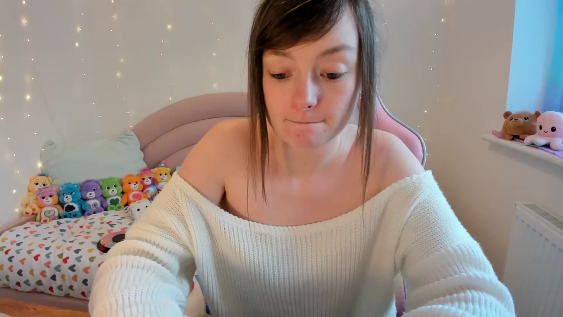 Gallery image thumbnail from JessieBear_'s myfreecams stream on, 03/05/2024, 17:31 image 10 of 20