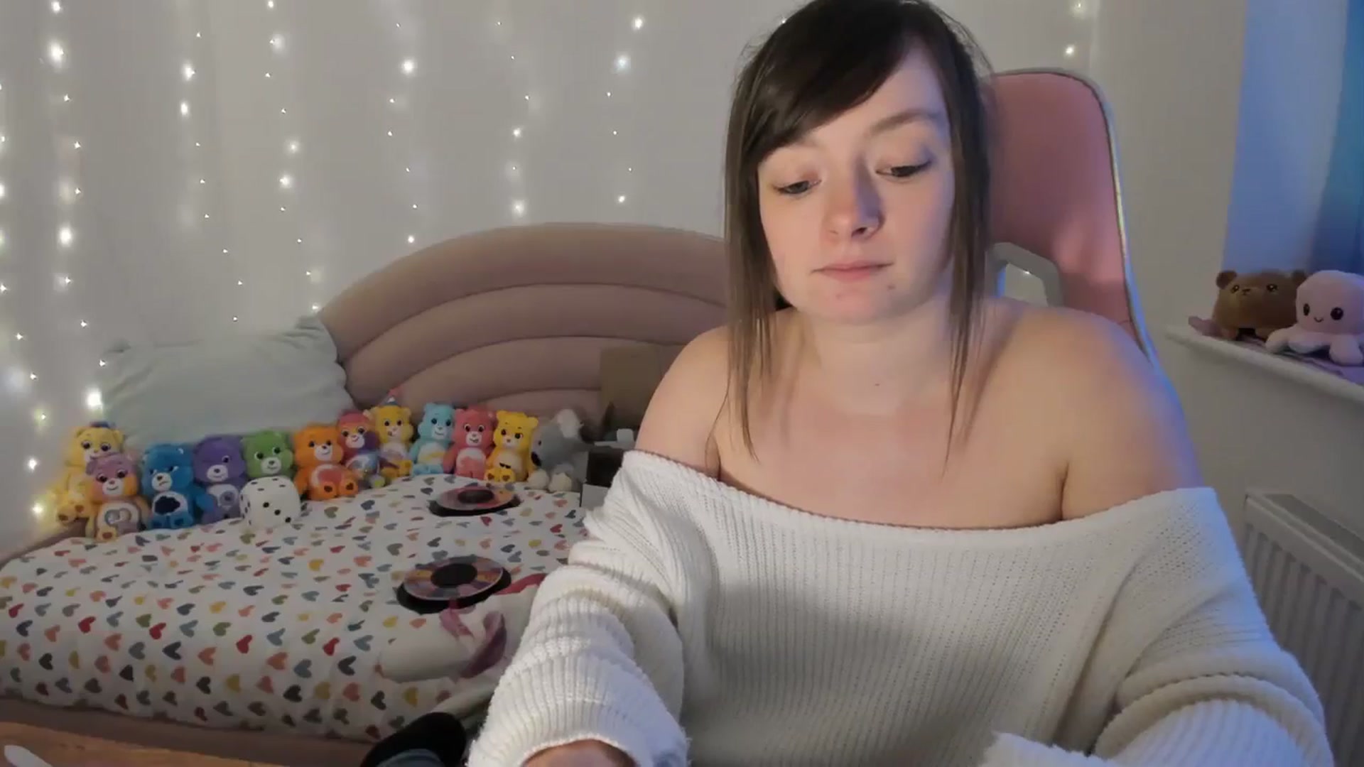 Gallery image thumbnail from JessieBear_'s myfreecams stream on, 03/05/2024, 18:09 image 16 of 20