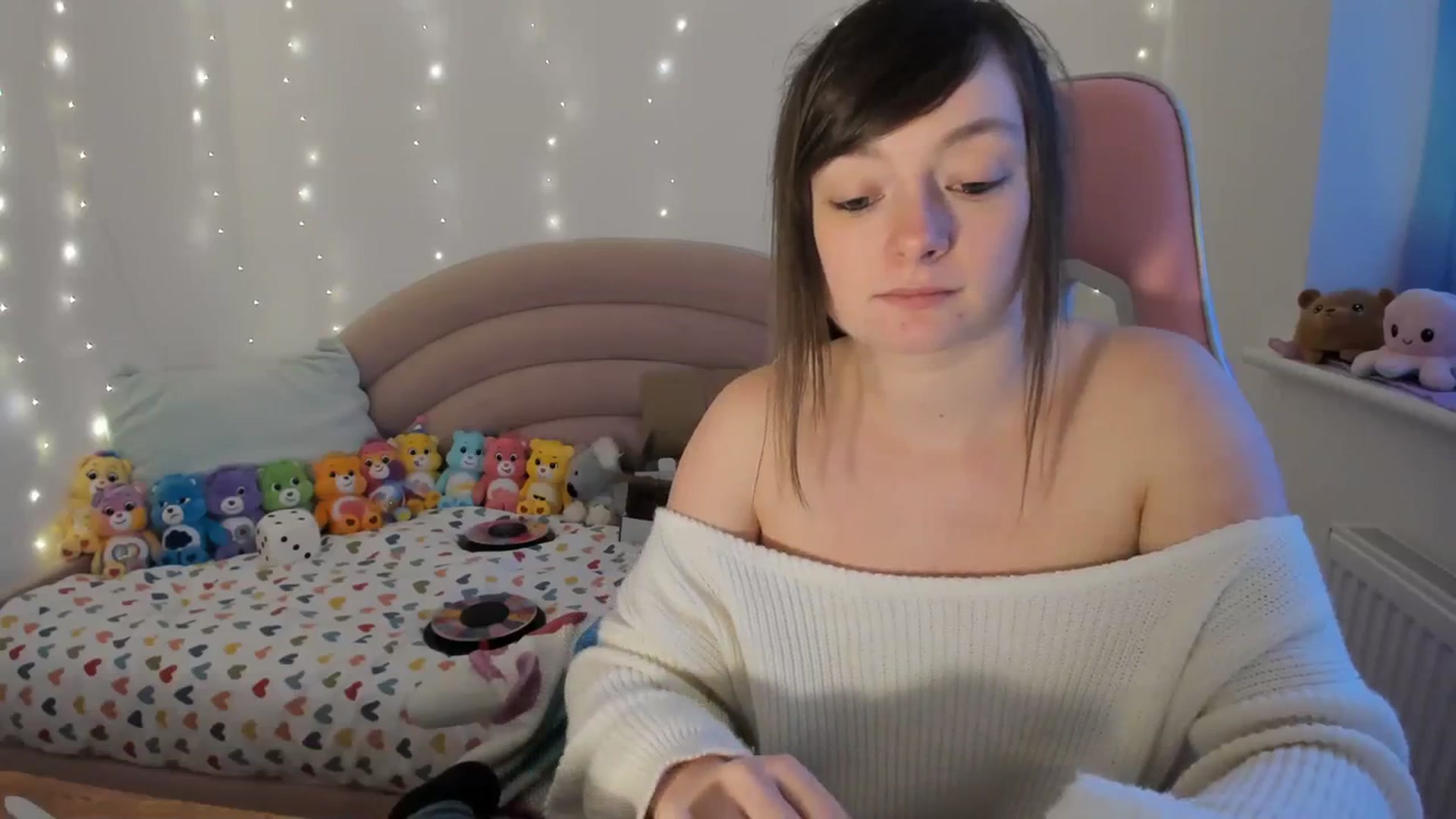 Gallery image thumbnail from JessieBear_'s myfreecams stream on, 03/05/2024, 18:09 image 12 of 20