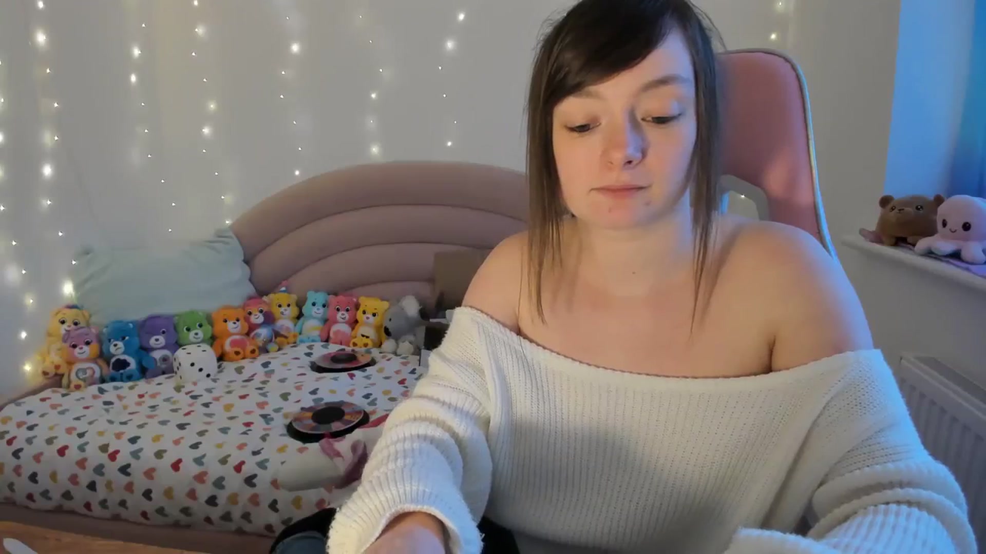 Gallery image thumbnail from JessieBear_'s myfreecams stream on, 03/05/2024, 18:09 image 4 of 20