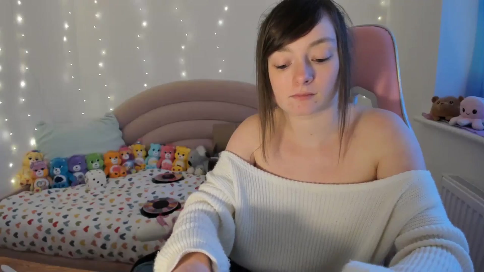 Gallery image thumbnail from JessieBear_'s myfreecams stream on, 03/05/2024, 18:09 image 8 of 20