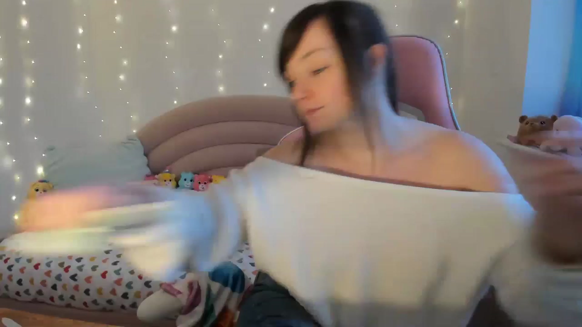 Gallery image thumbnail from JessieBear_'s myfreecams stream on, 03/05/2024, 18:09 image 2 of 20